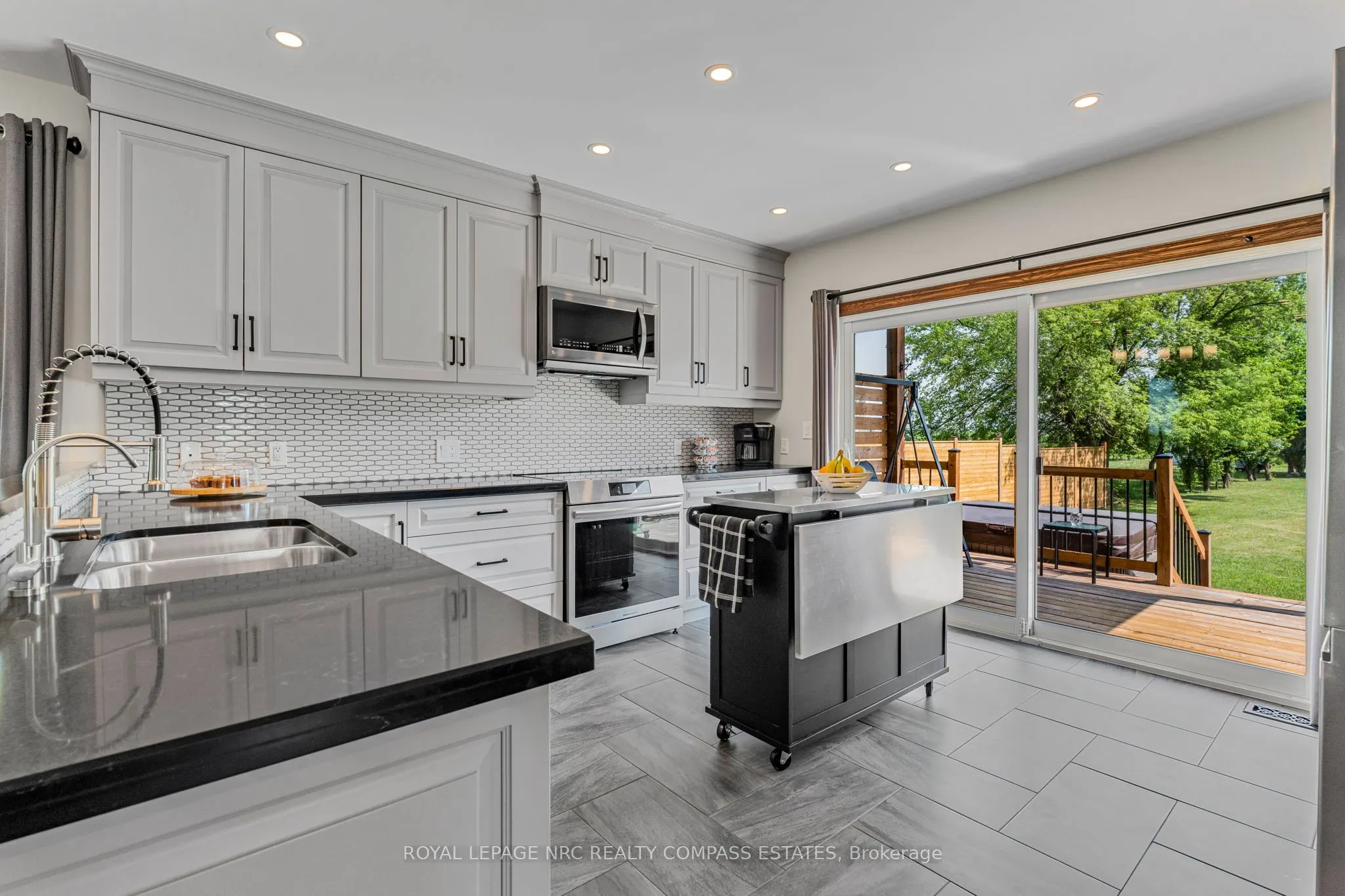43 Scott Street E