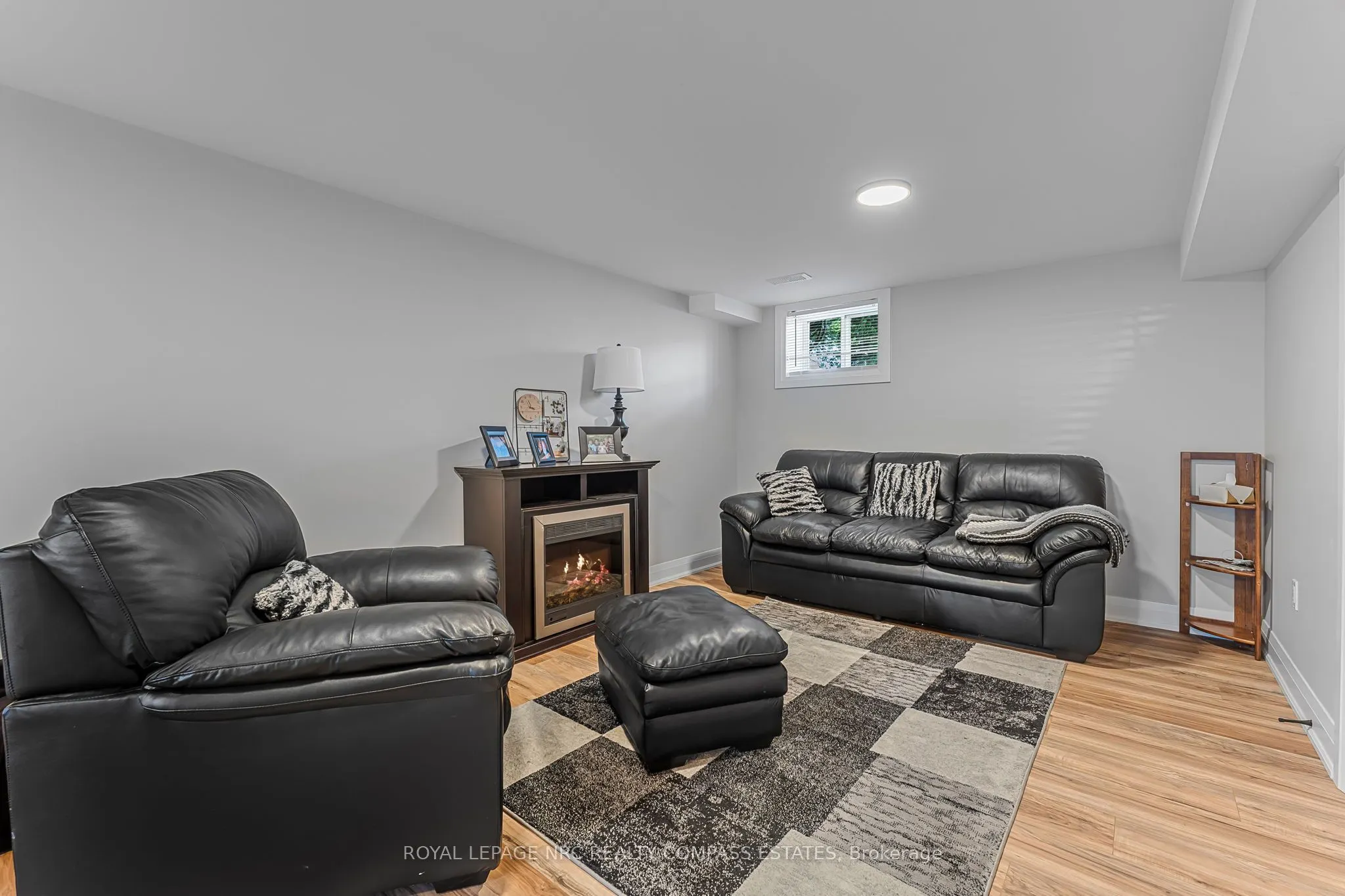 43 Scott Street E