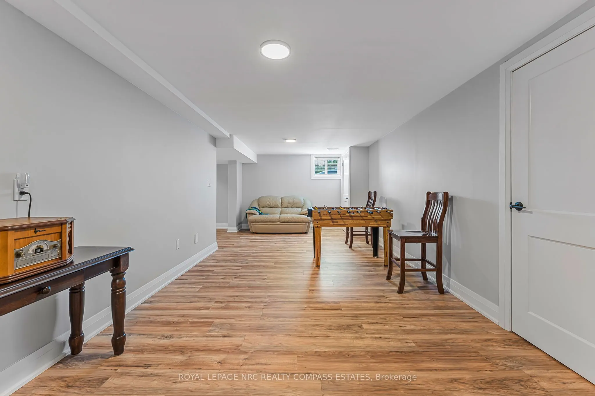 43 Scott Street E