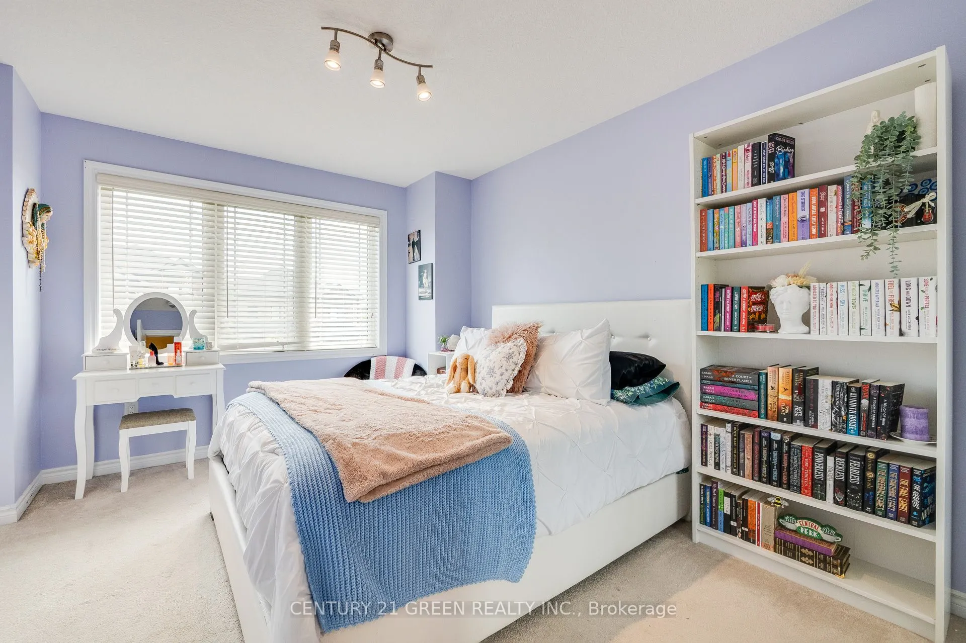 22 Scarletwood Street