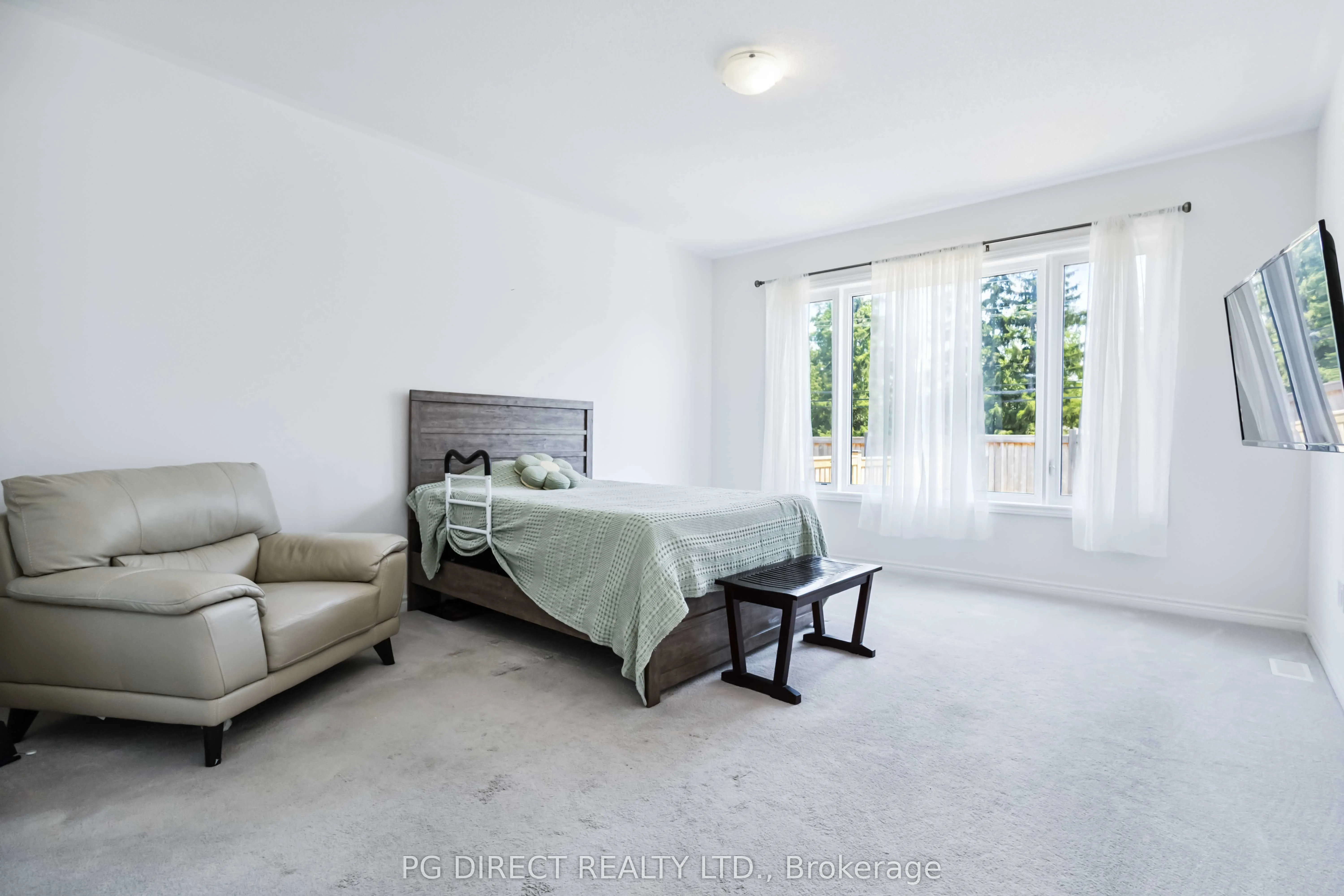 14 Hennessey Crescent