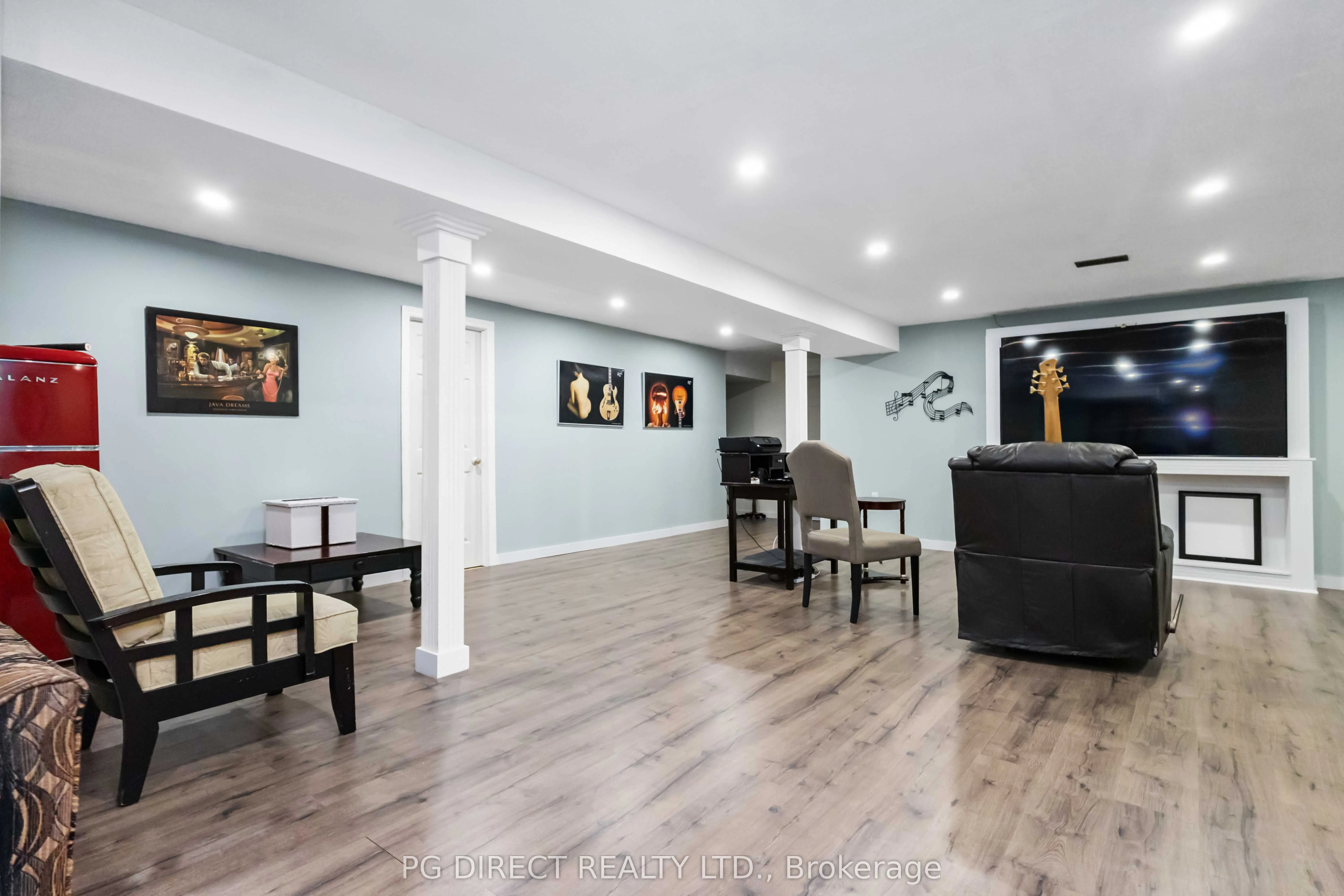 14 Hennessey Crescent