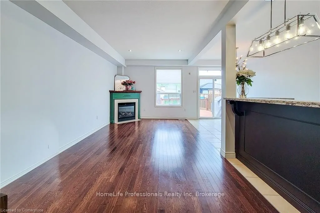 33 Marina Point Crescent