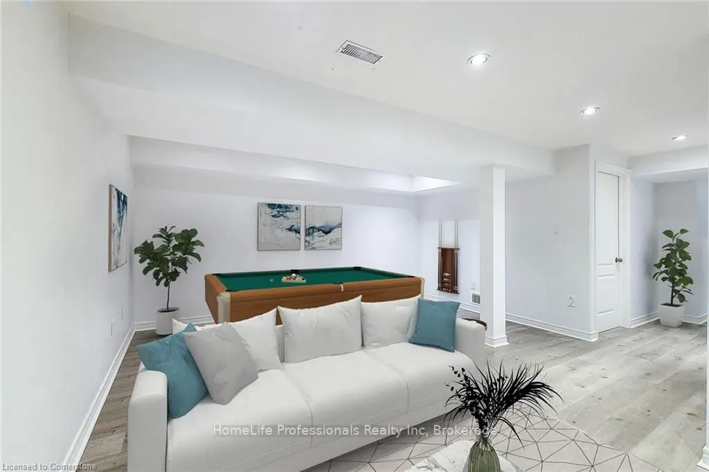 33 Marina Point Crescent