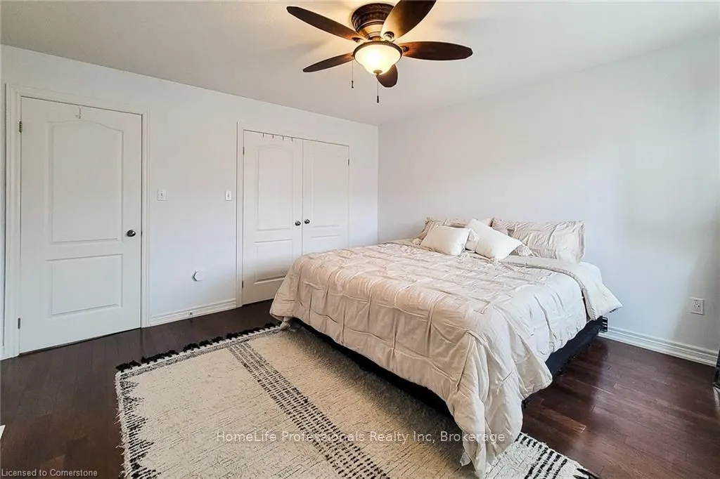 33 Marina Point Crescent