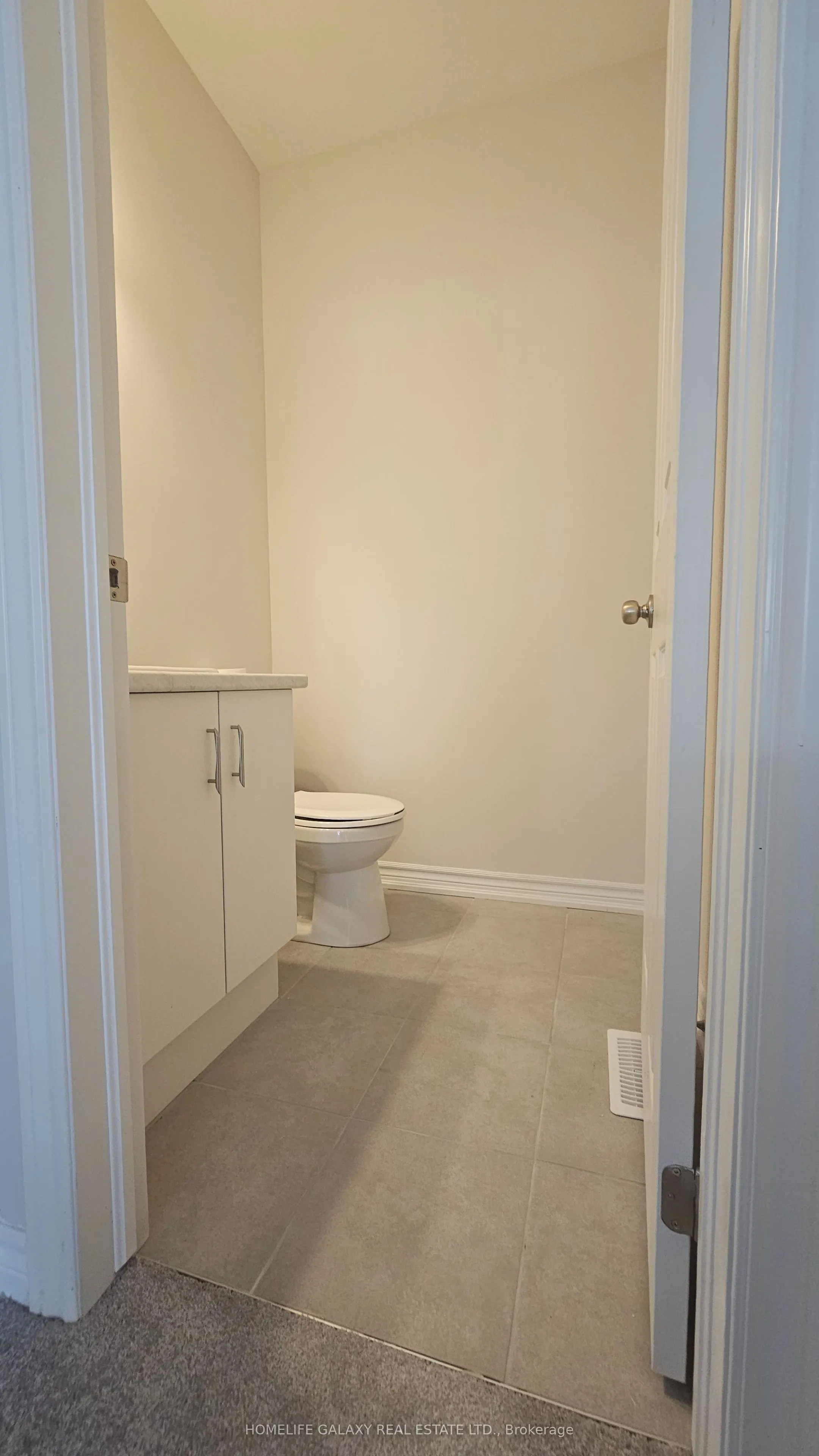677 Park Road N, #152