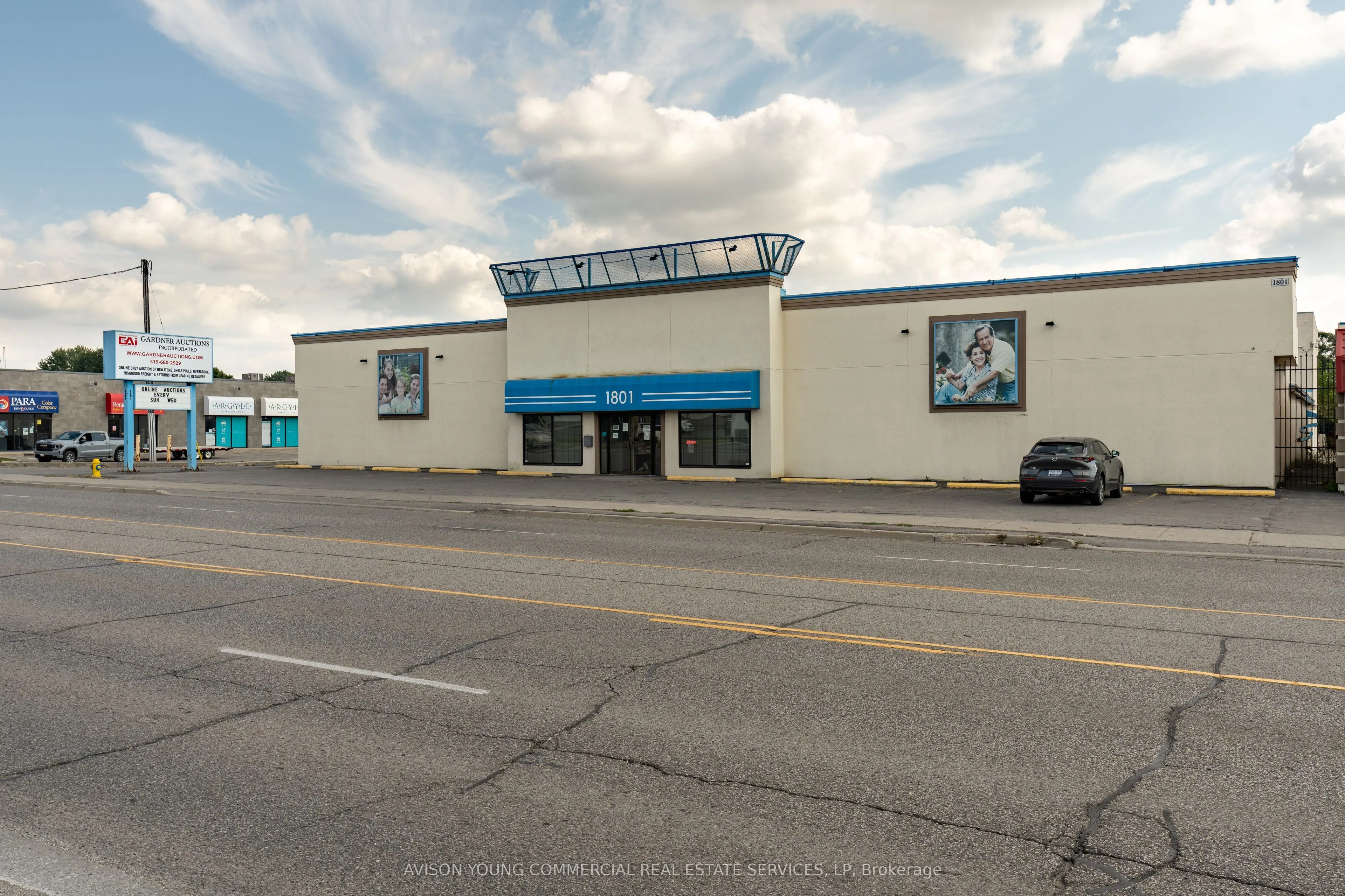 1801 Dundas Street