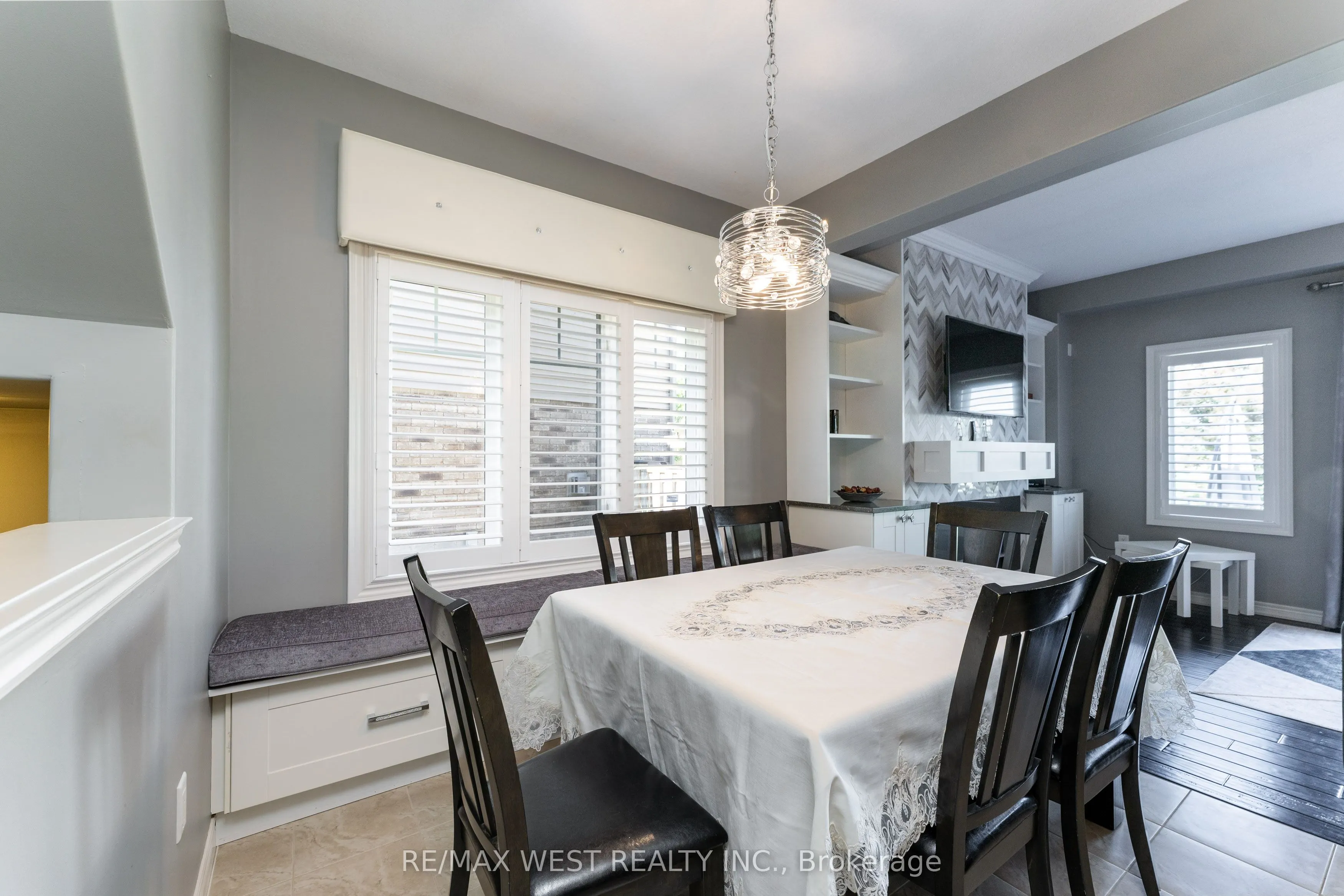 71 Sexton Crescent