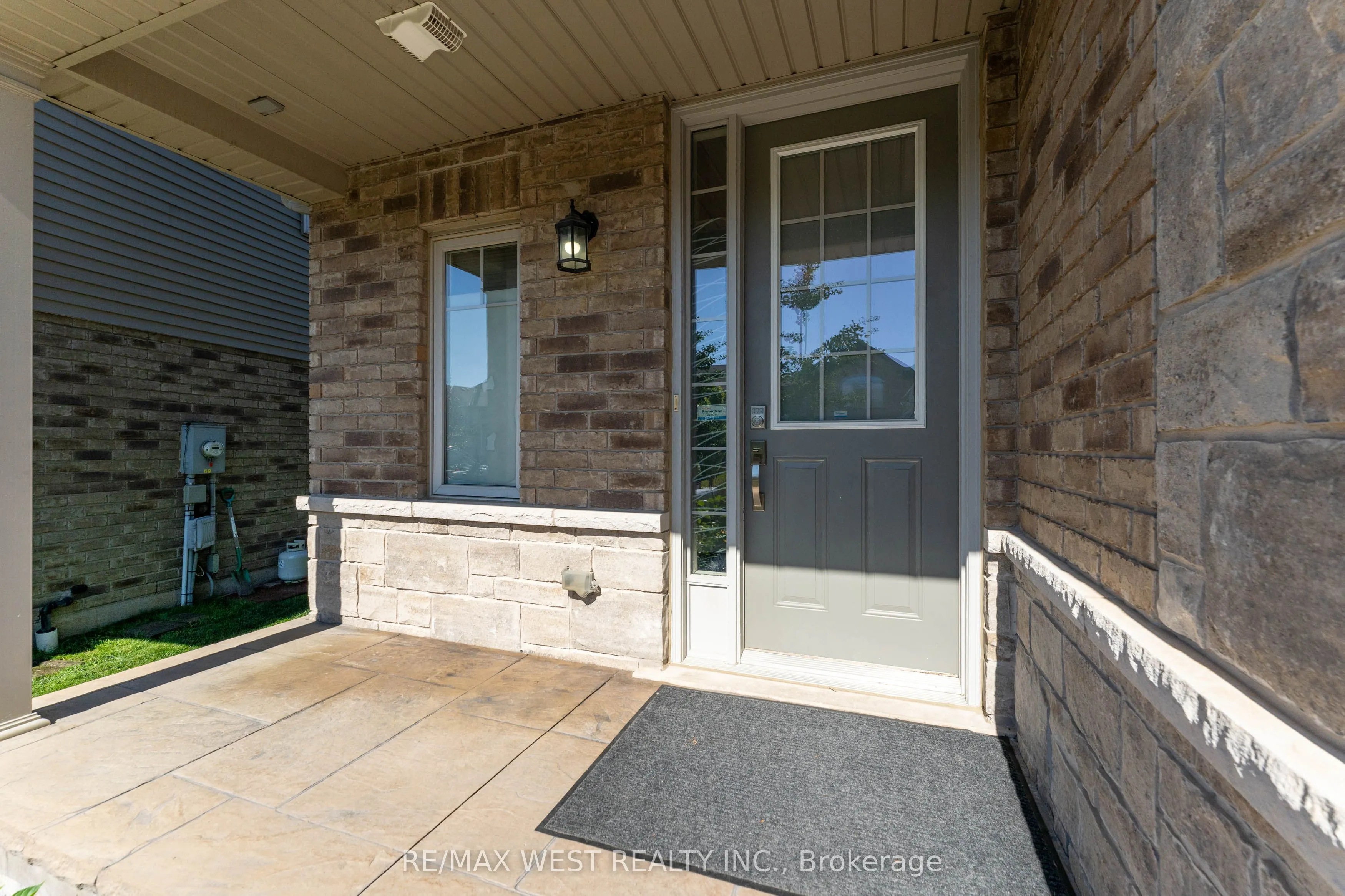 71 Sexton Crescent