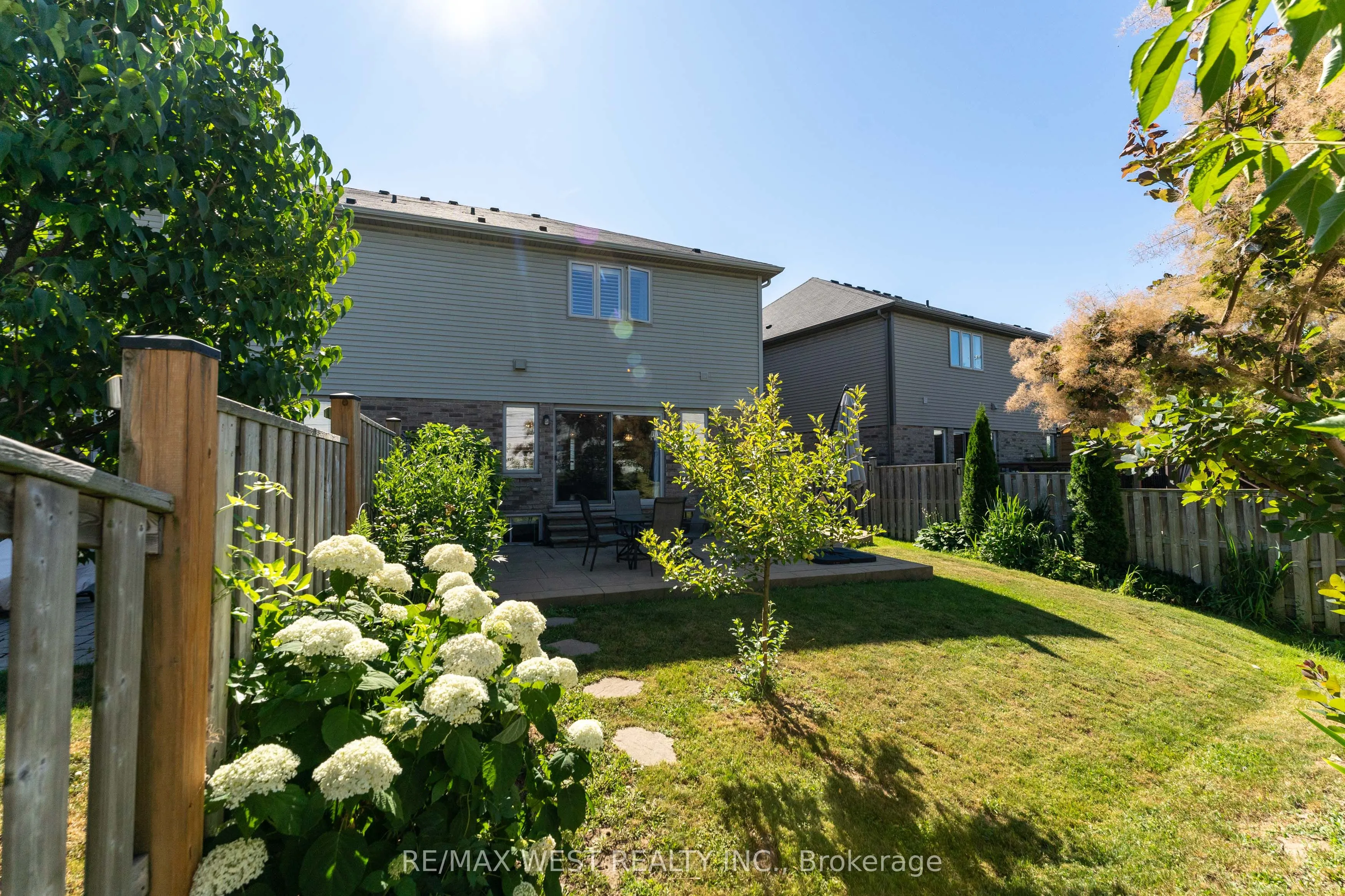 71 Sexton Crescent