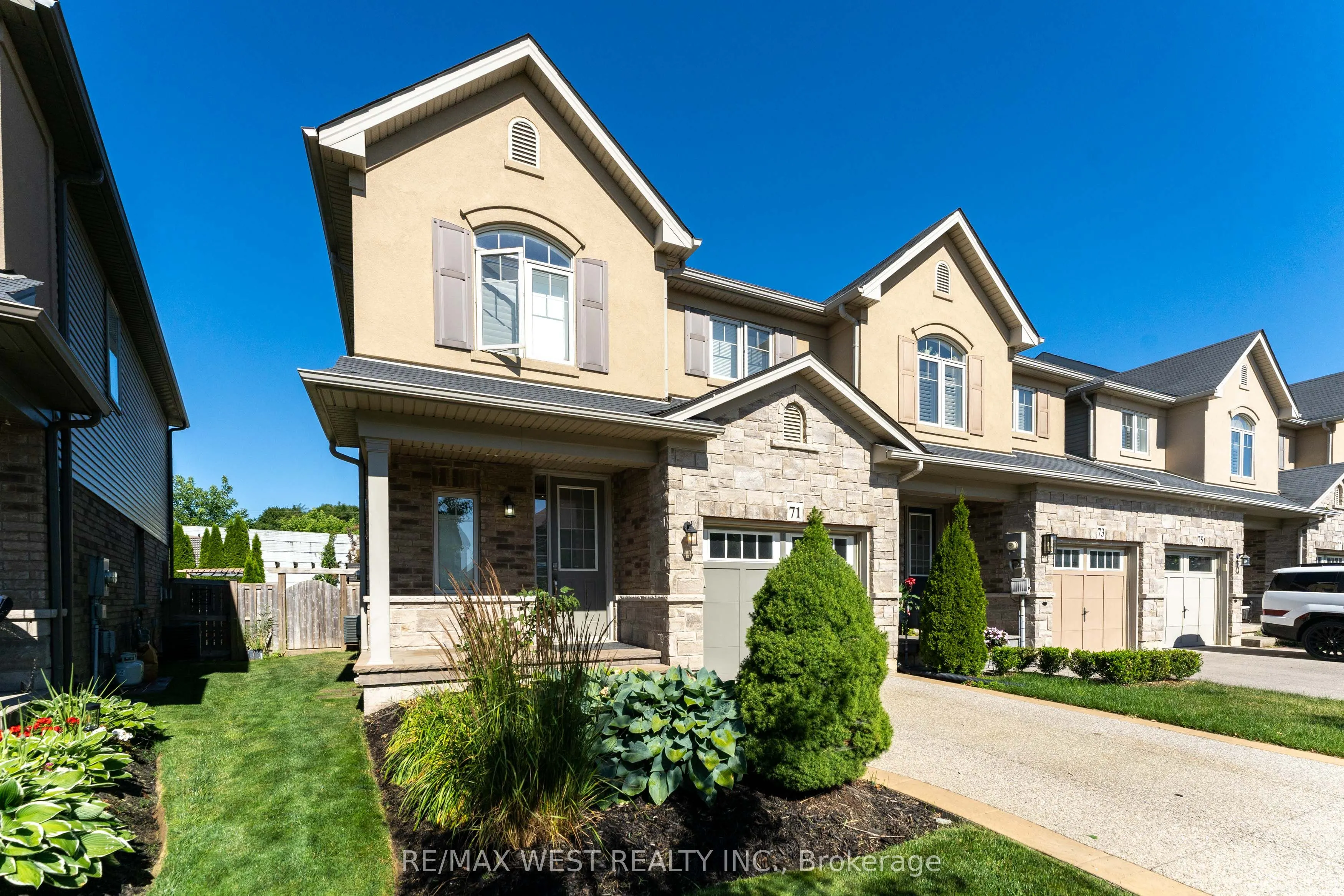 71 Sexton Crescent