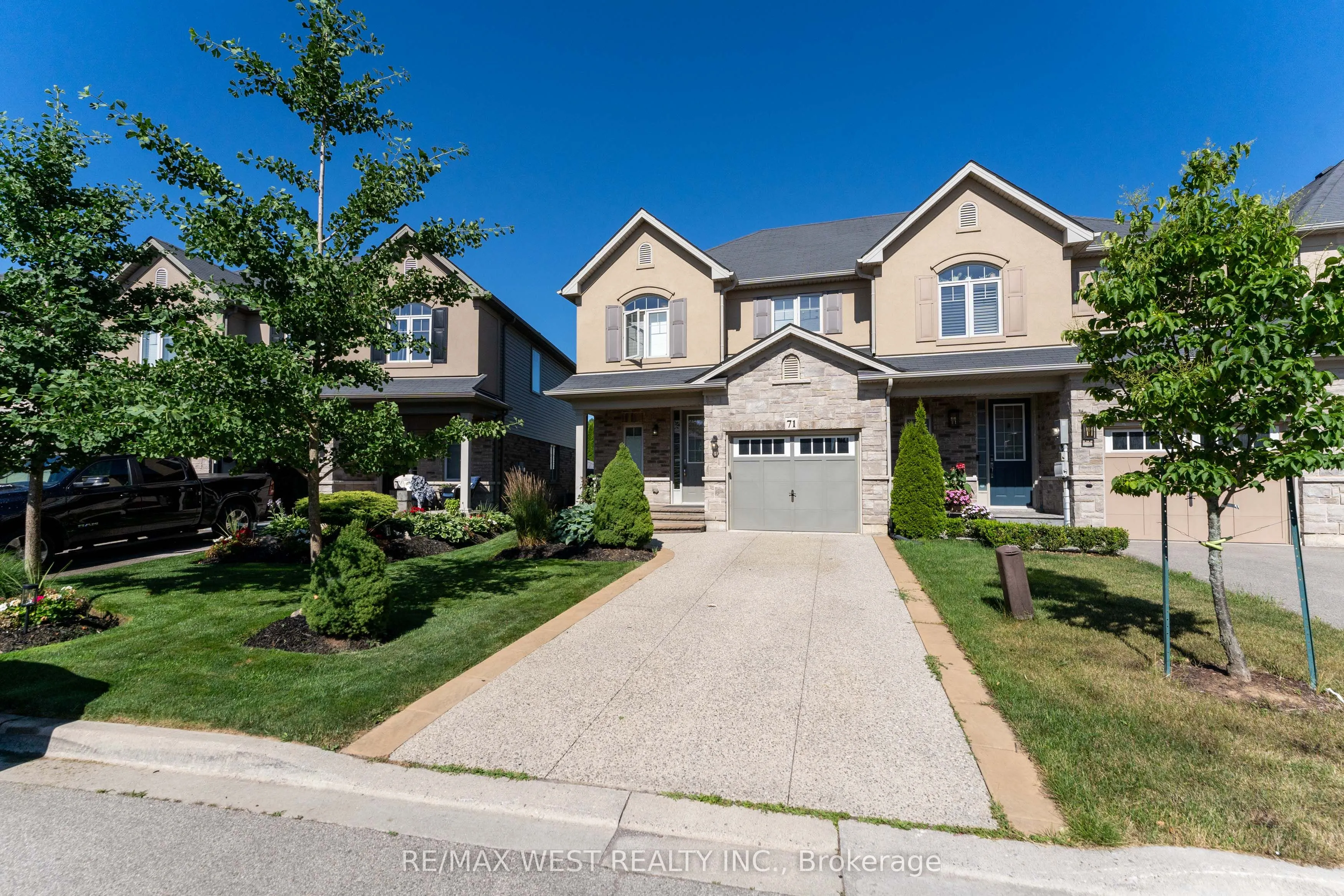 71 Sexton Crescent