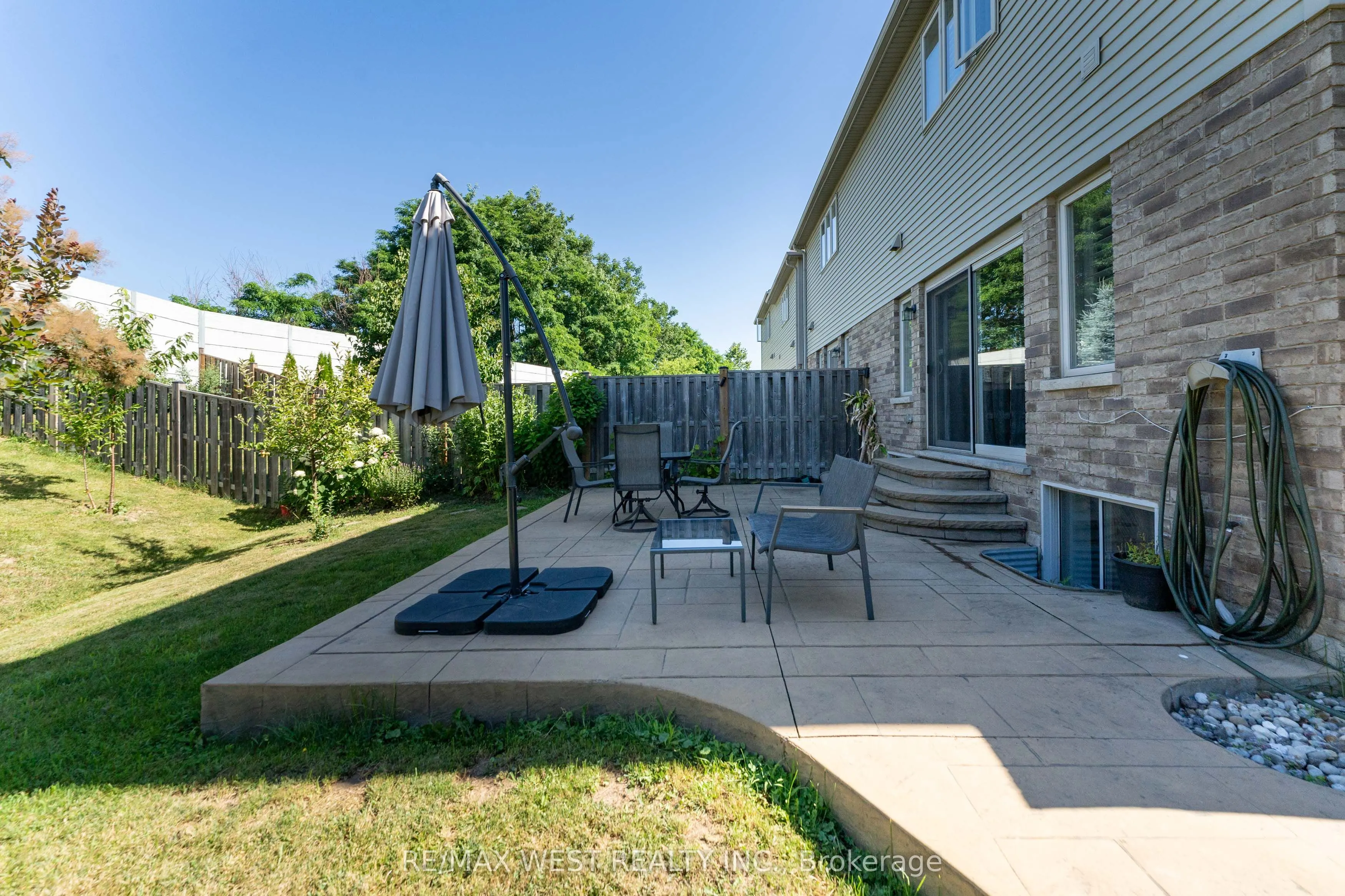 71 Sexton Crescent