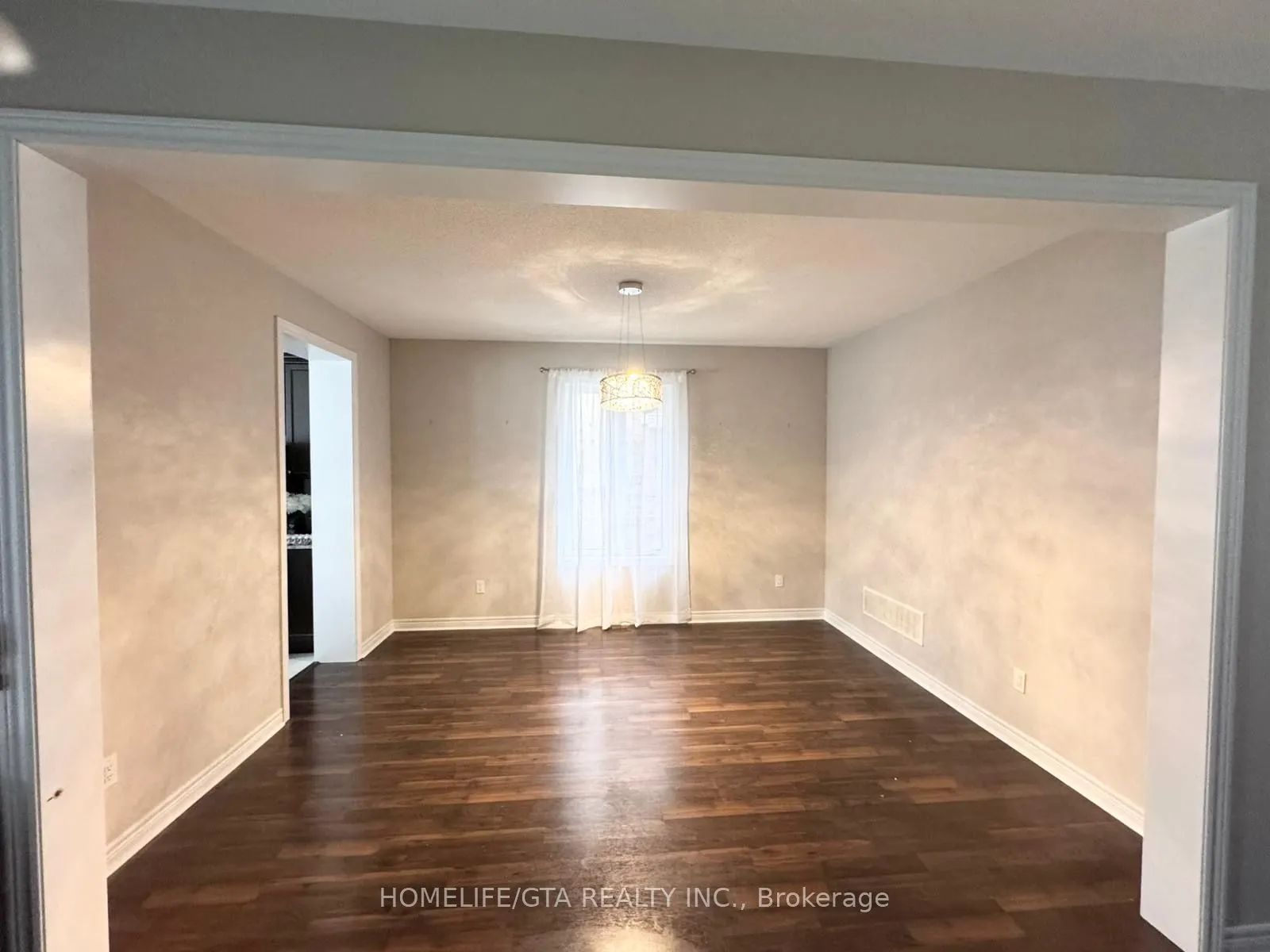 61 Barlow Place