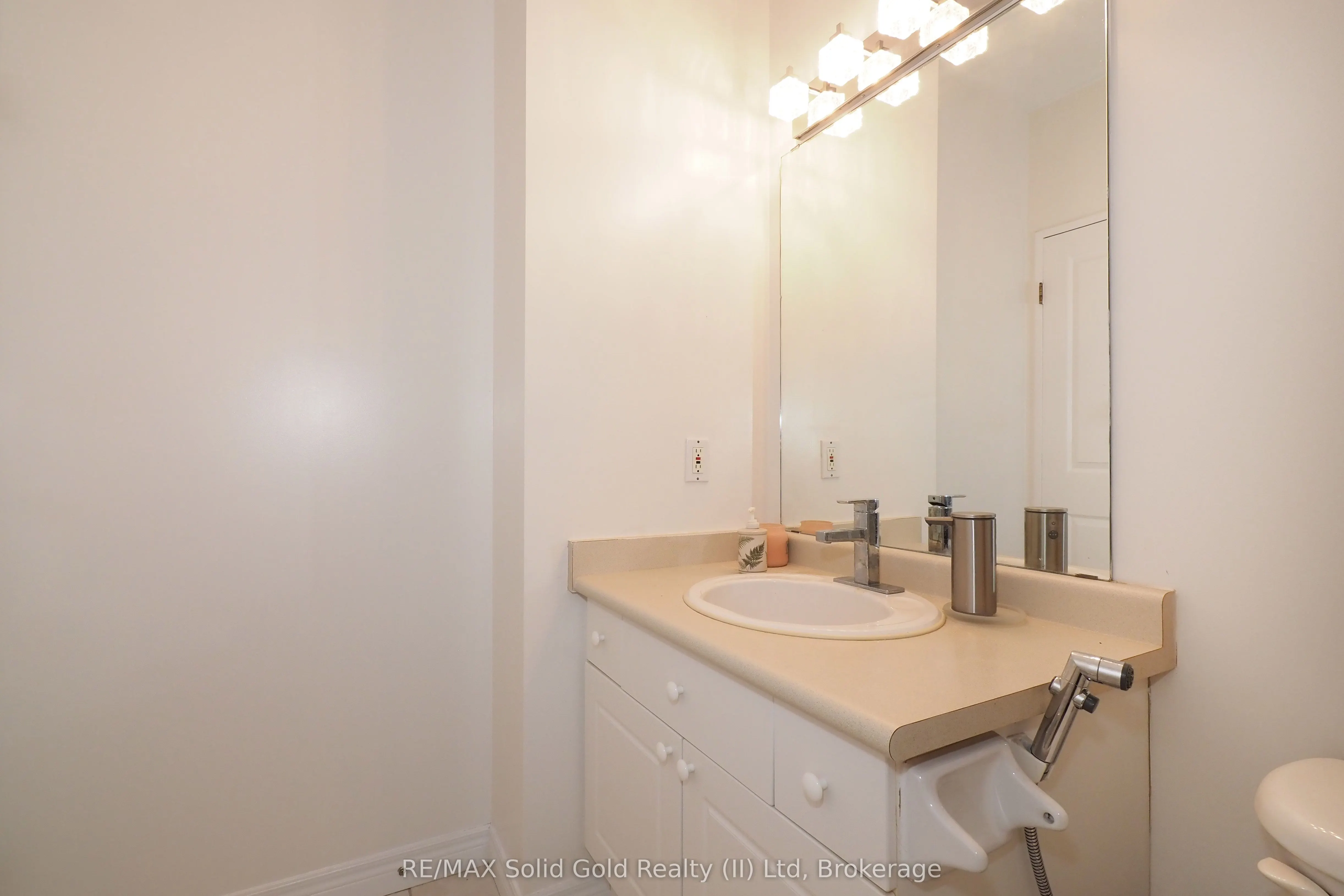 255 Keats Way, #701