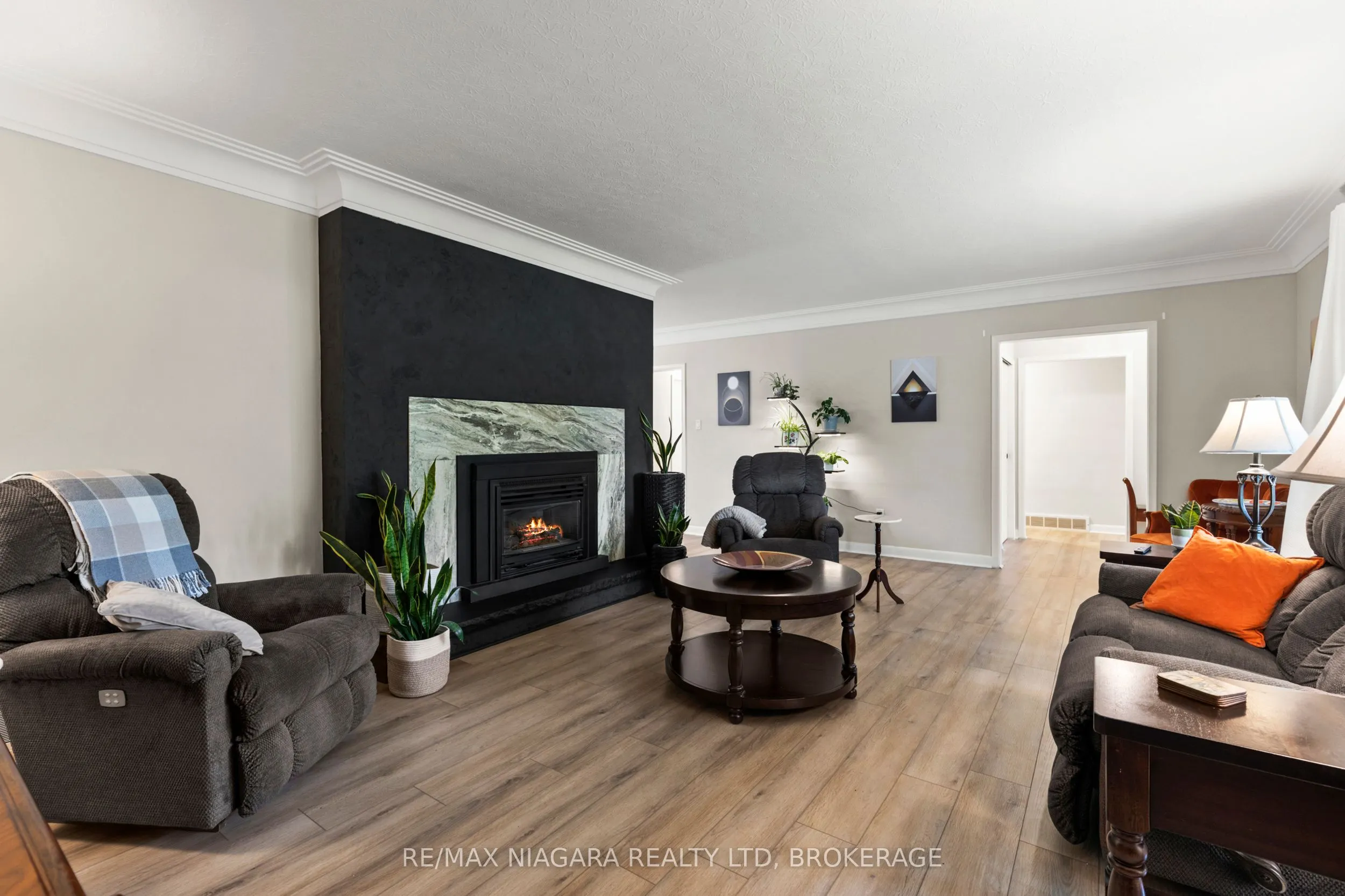 27 DALEVIEW Crescent