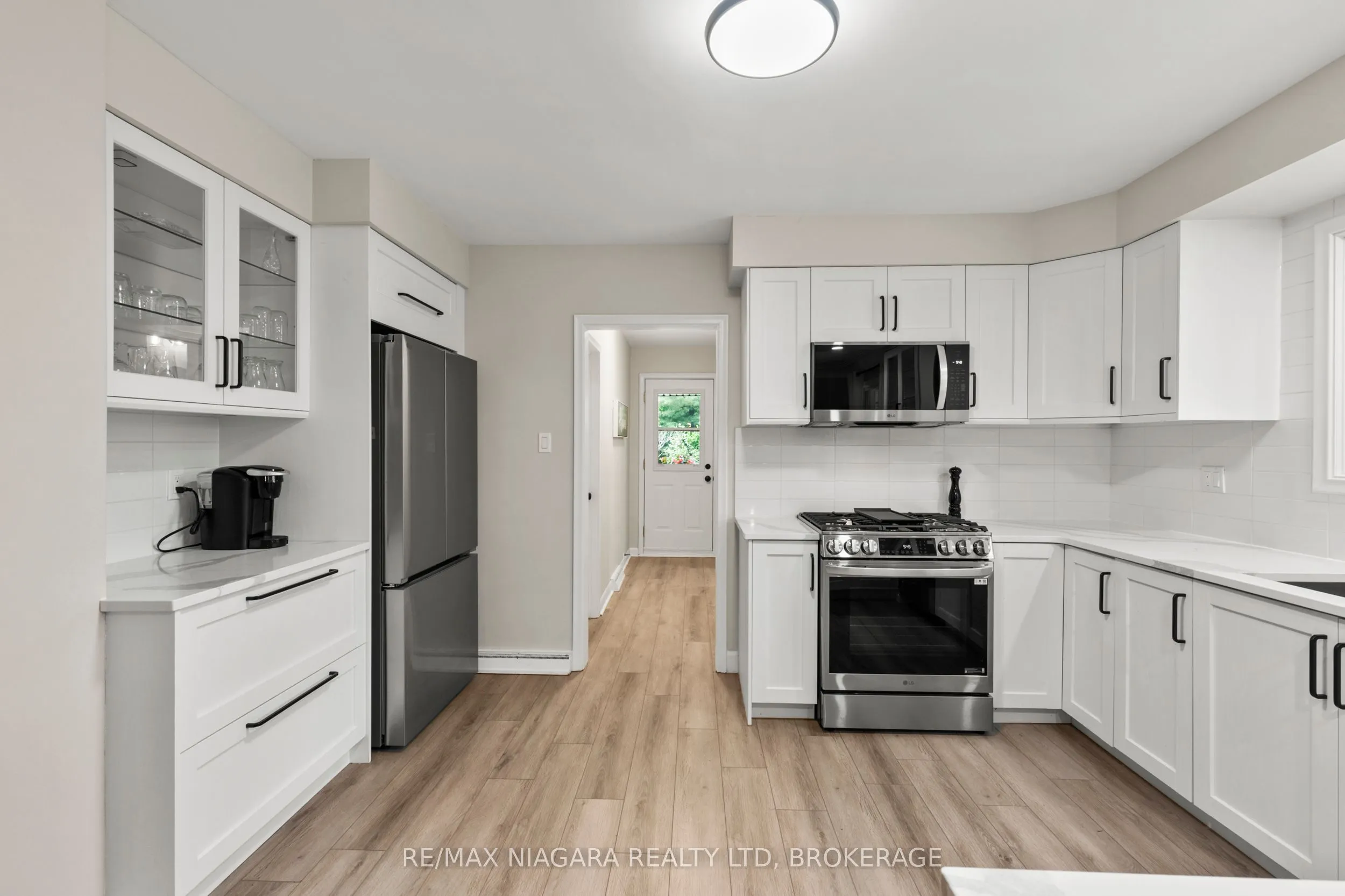 27 DALEVIEW Crescent