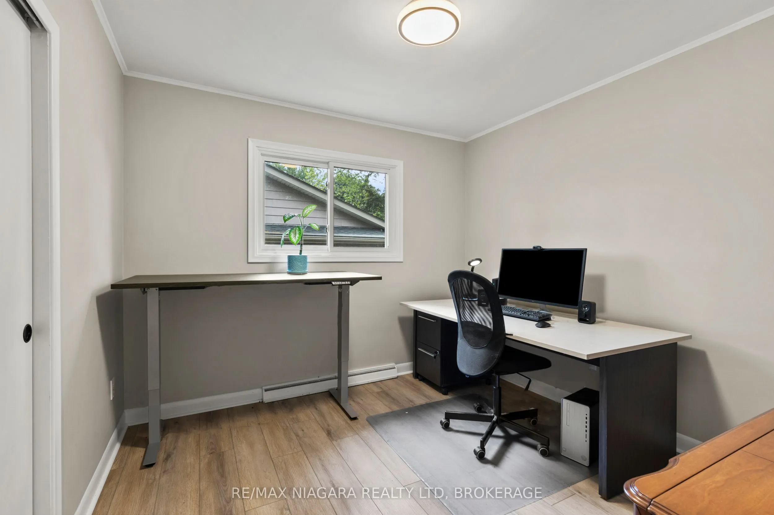 27 DALEVIEW Crescent