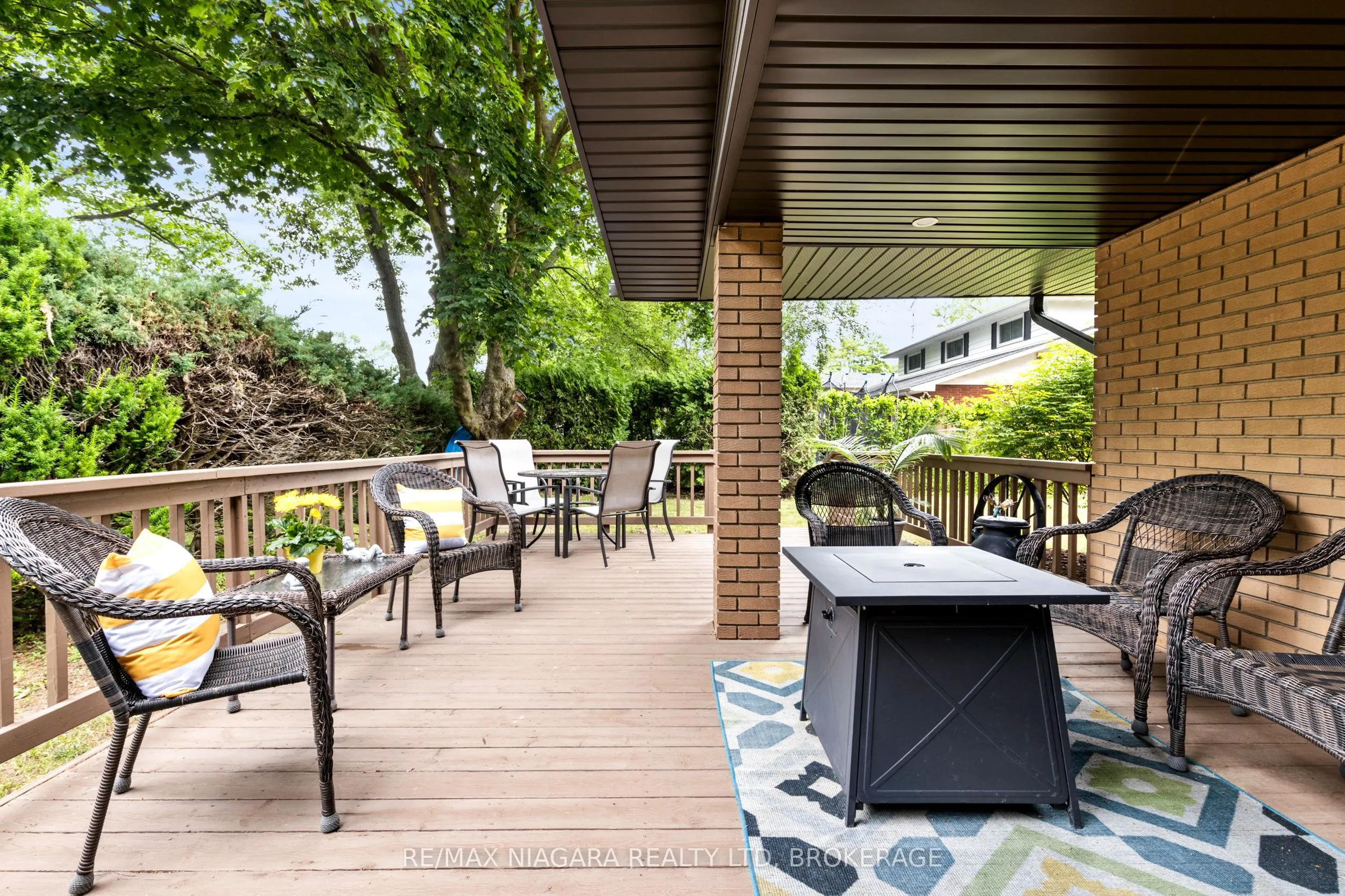 27 DALEVIEW Crescent