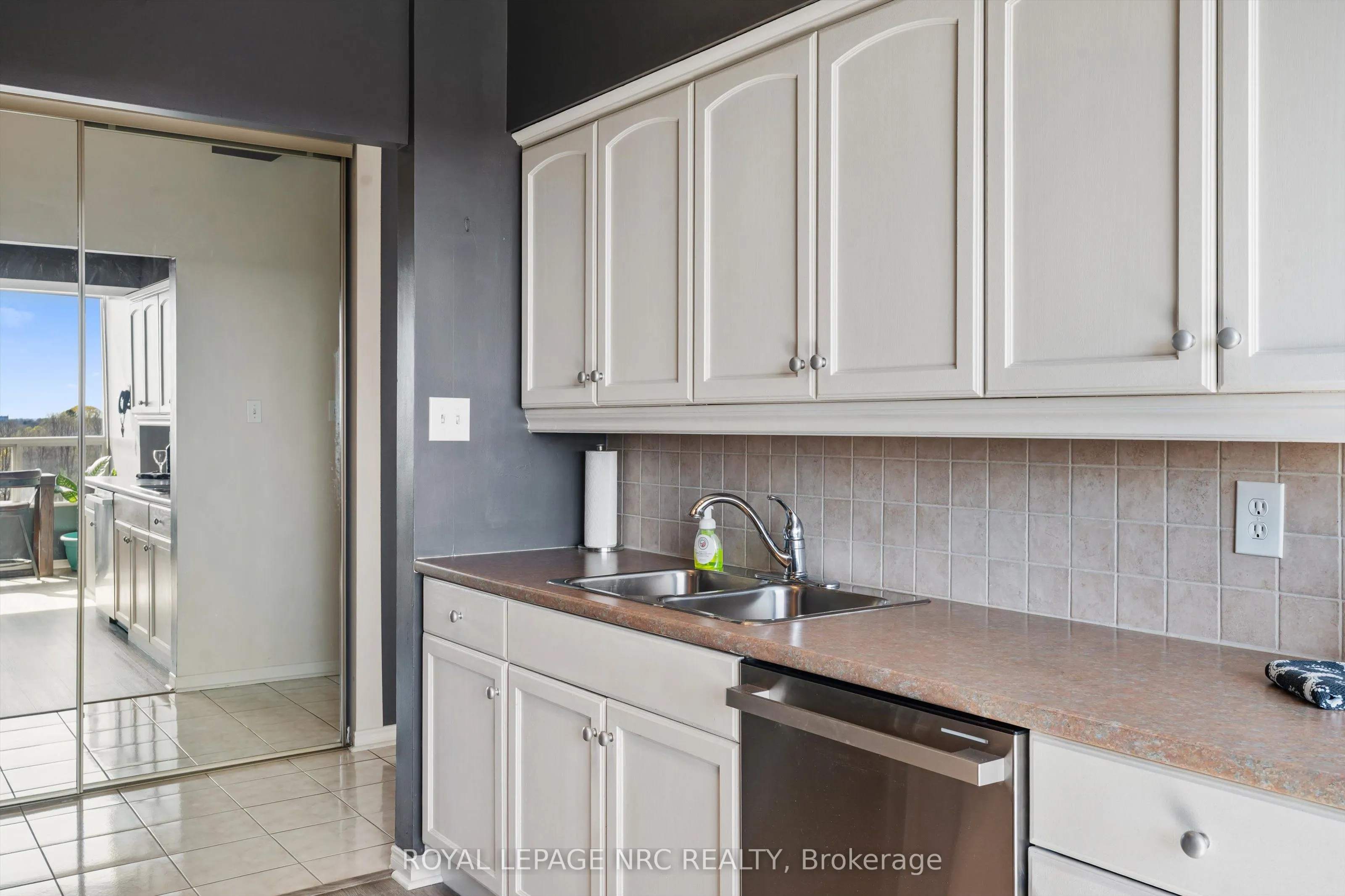 5100 Dorchester Road, #807