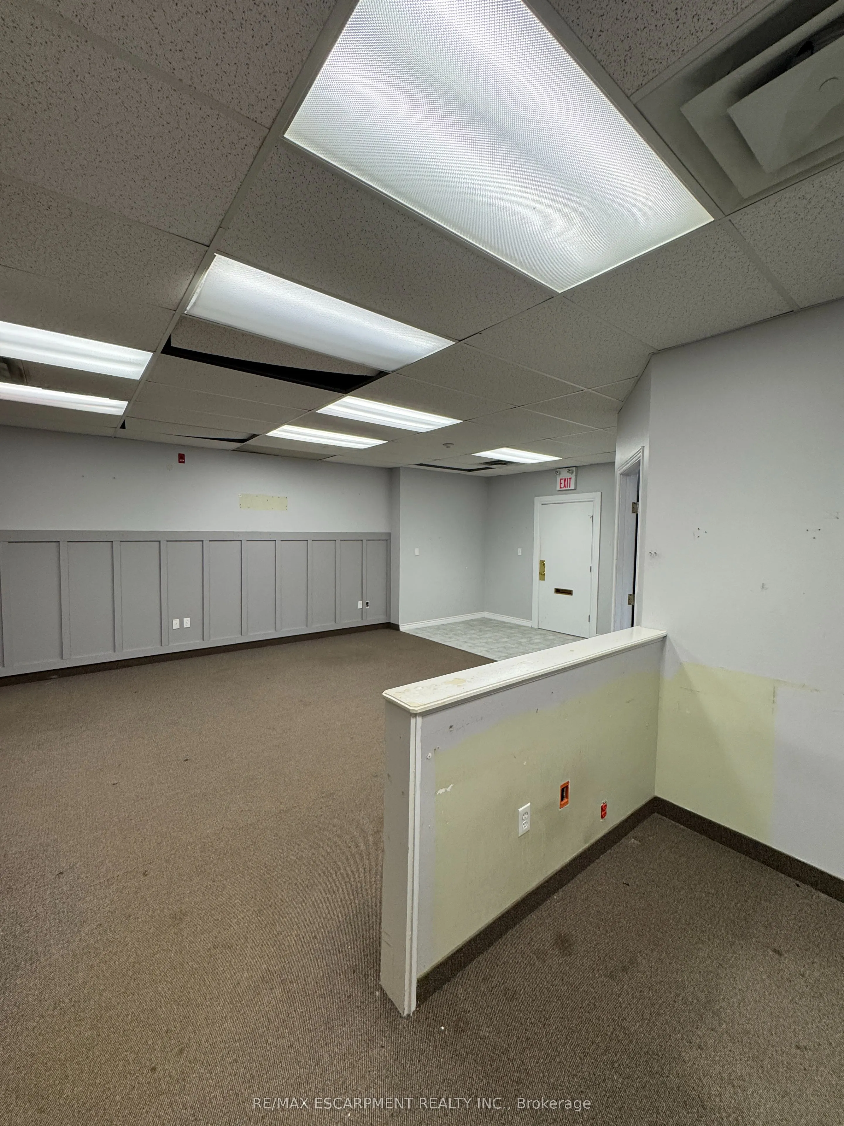 4100 Victoria Avenue, #102