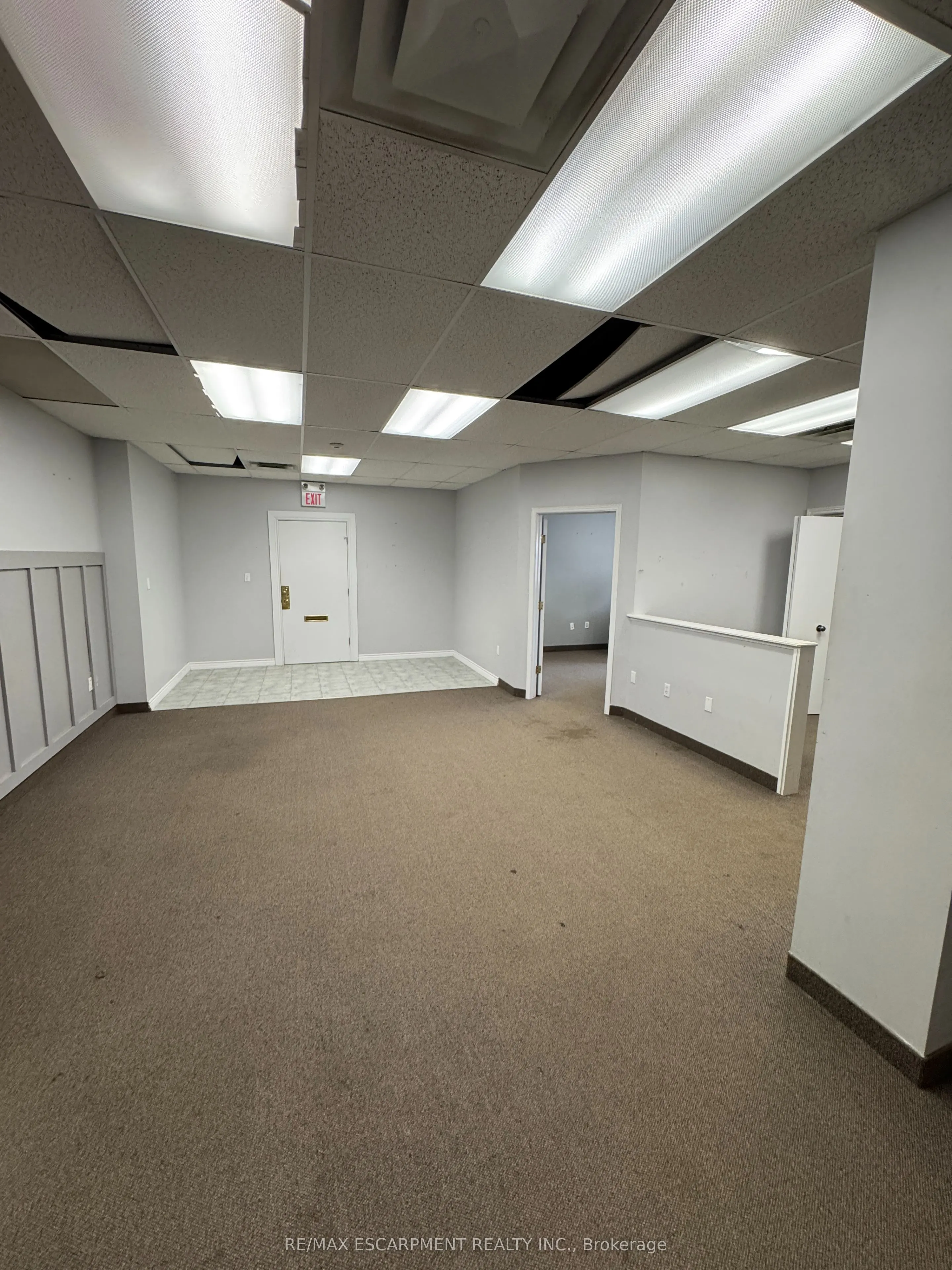 4100 Victoria Avenue, #102