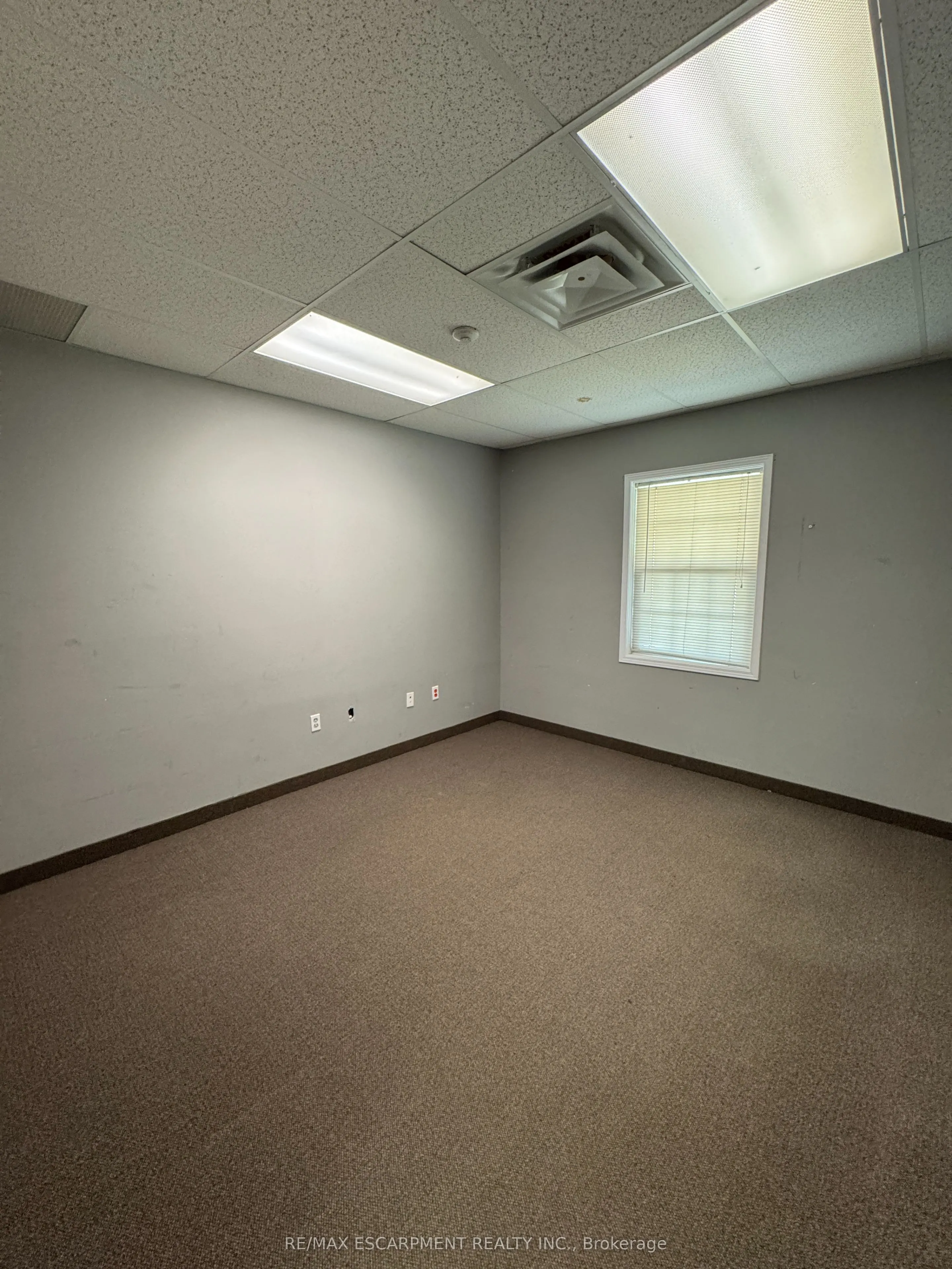4100 Victoria Avenue, #102