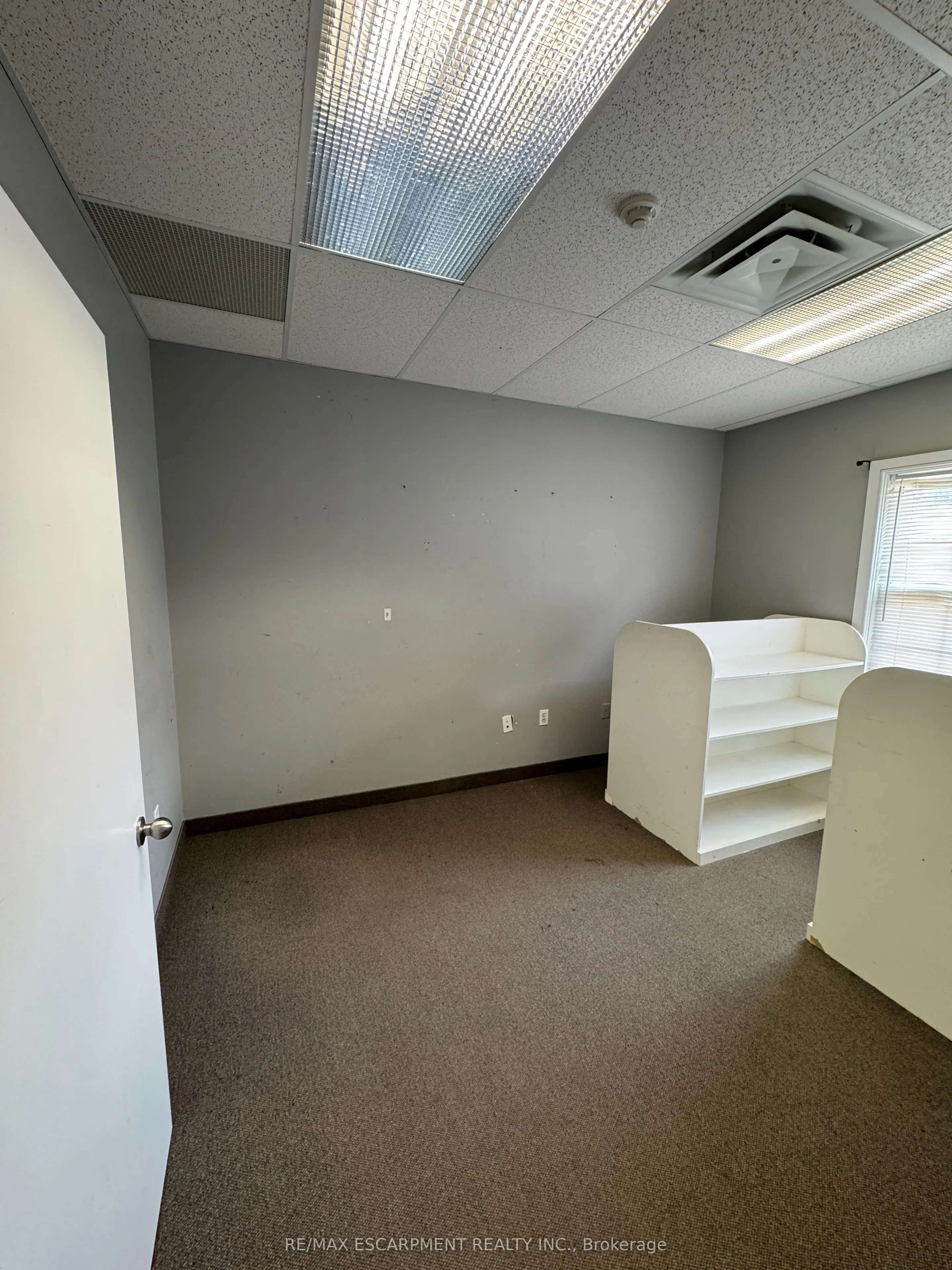 4100 Victoria Avenue, #102