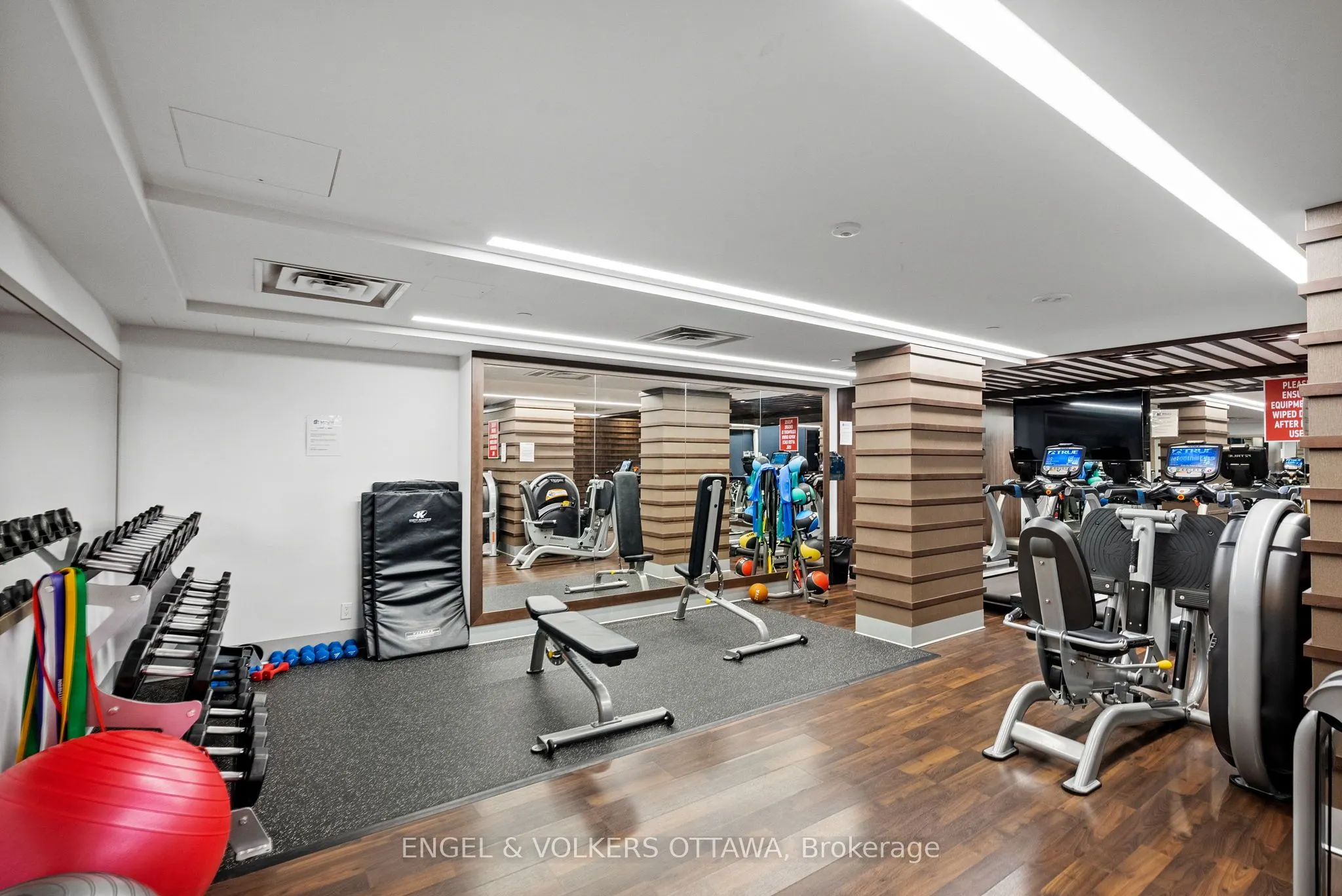 1035 BANK Street, #1801