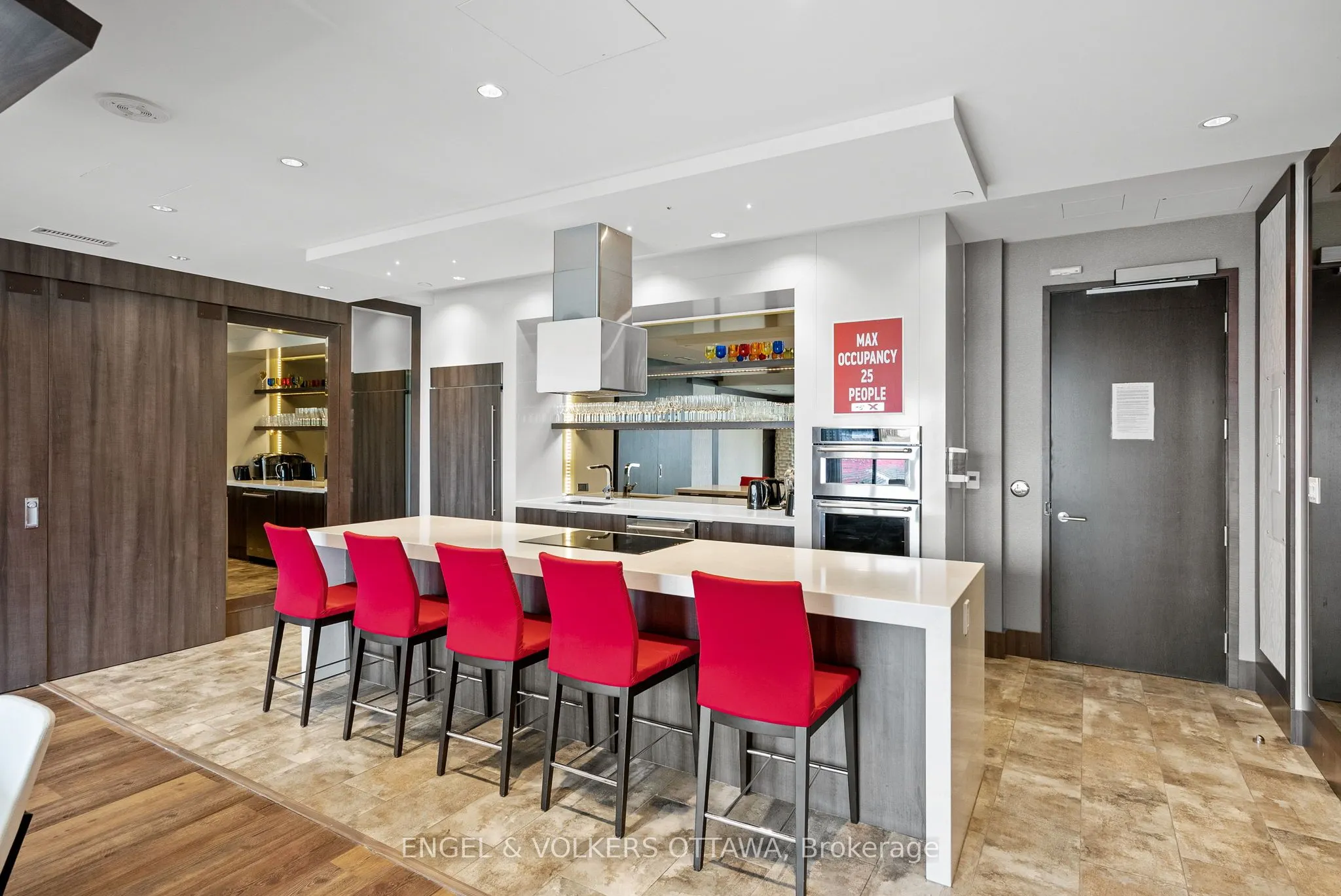 1035 BANK Street, #1801