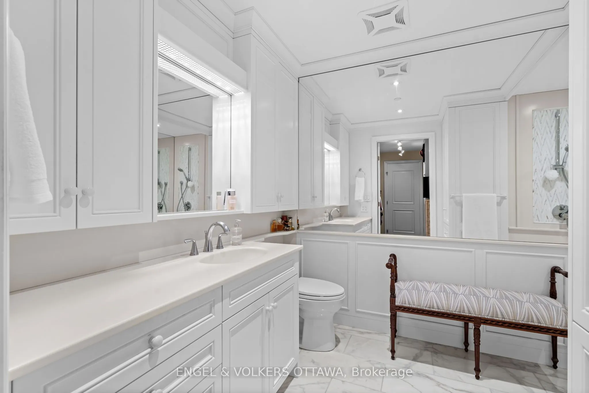1035 BANK Street, #1801