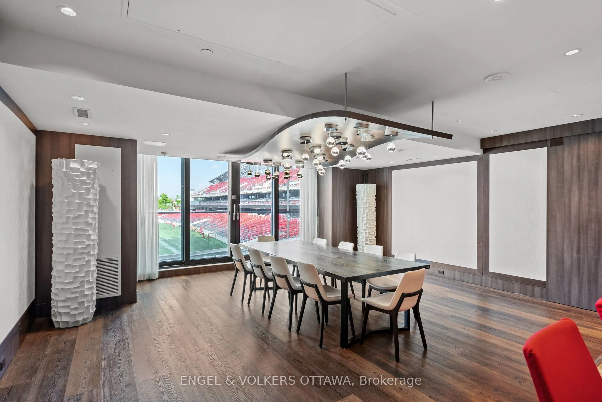 1035 BANK Street, #1801