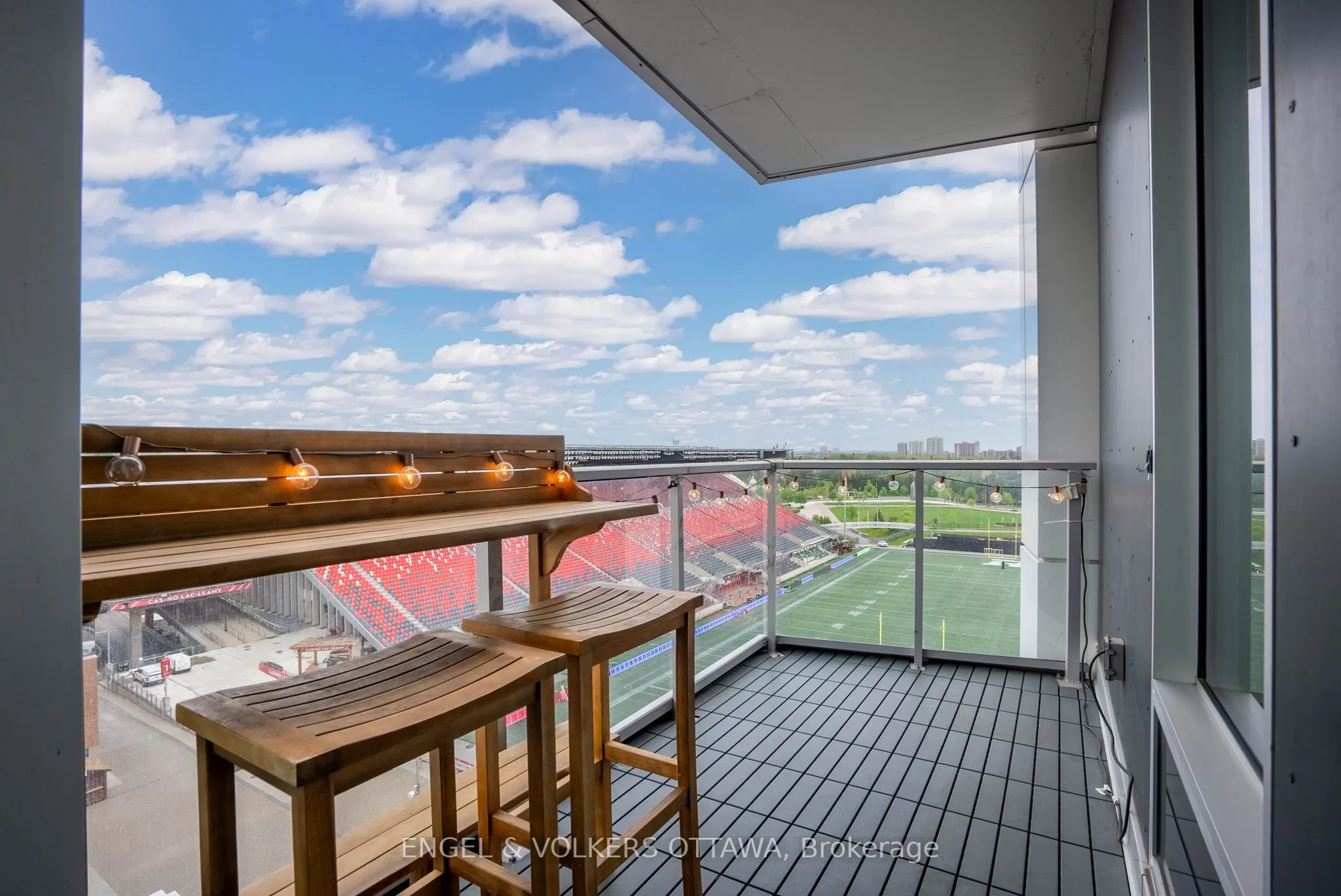 1035 BANK Street, #1801