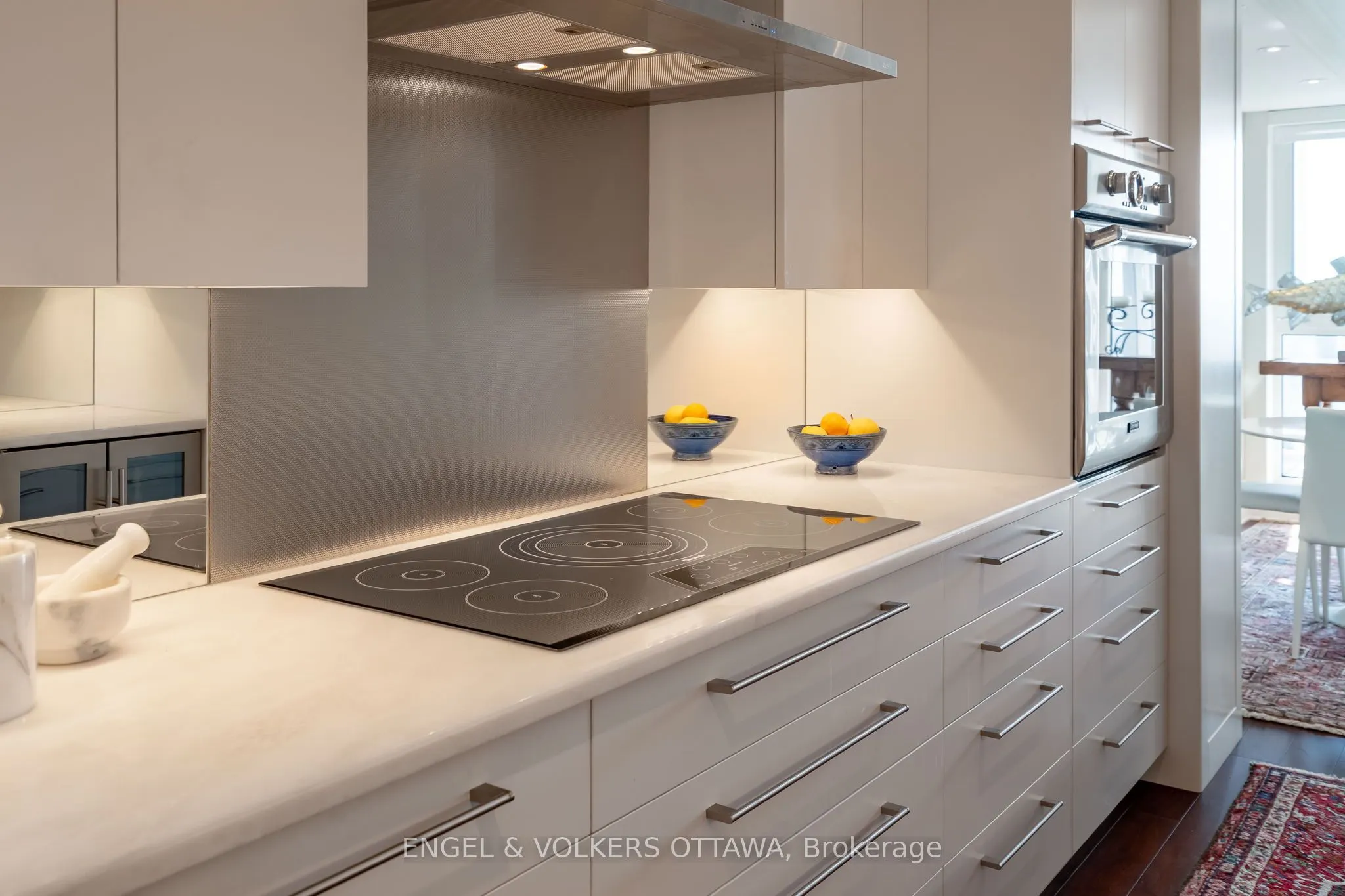 1035 BANK Street, #1801