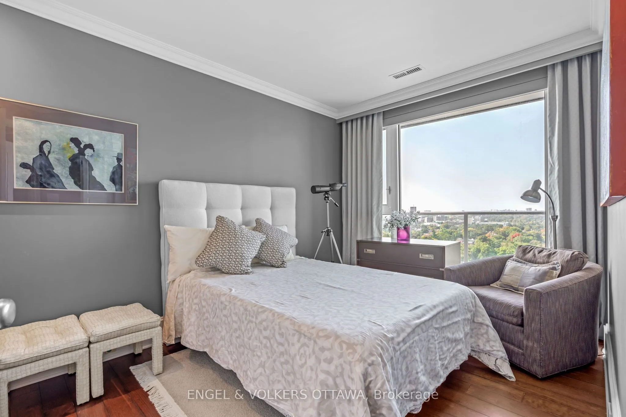 1035 BANK Street, #1801