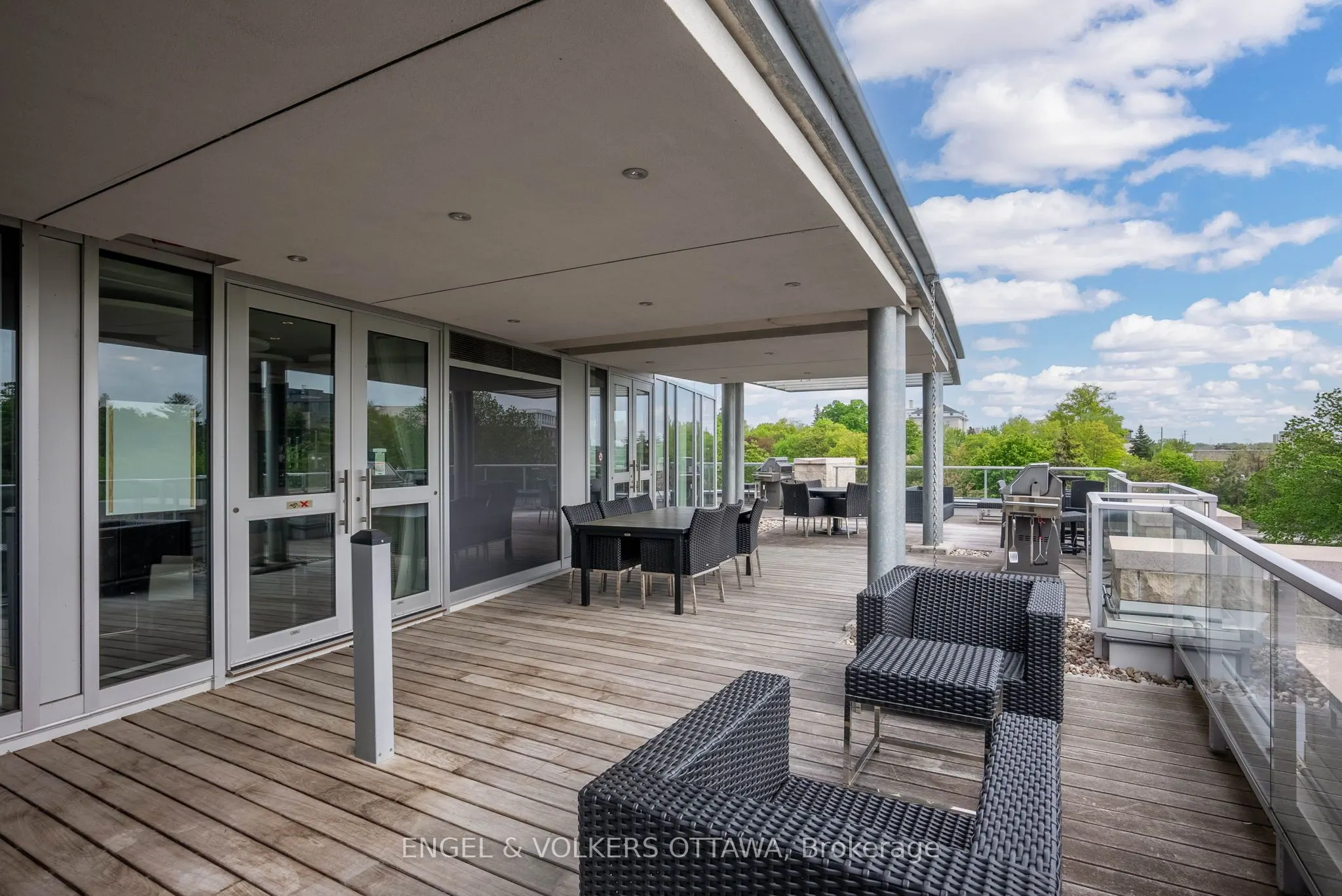 1035 BANK Street, #1801