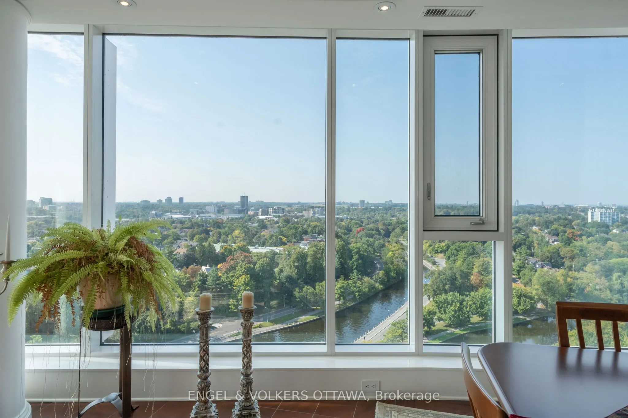 1035 BANK Street, #1801