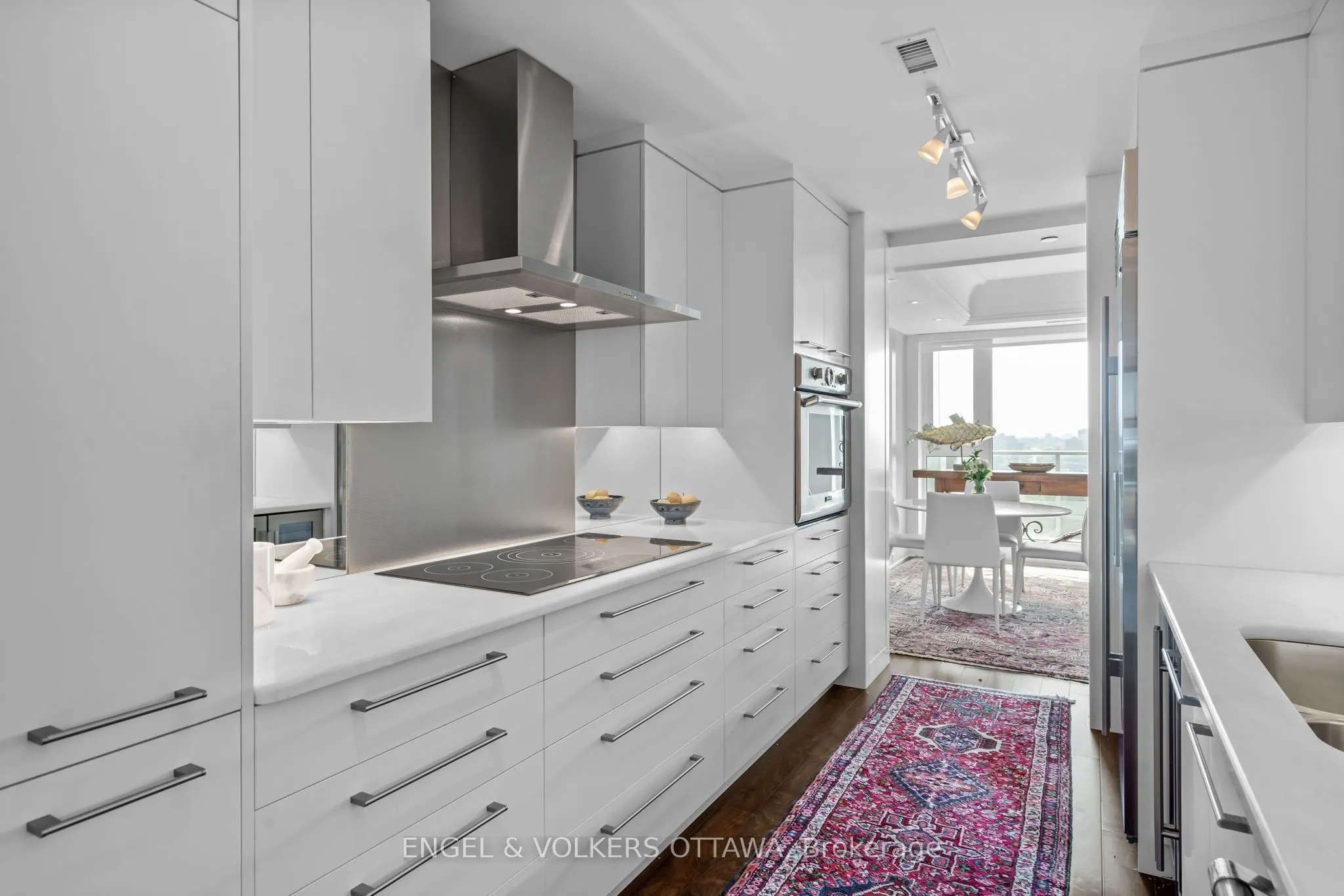 1035 BANK Street, #1801
