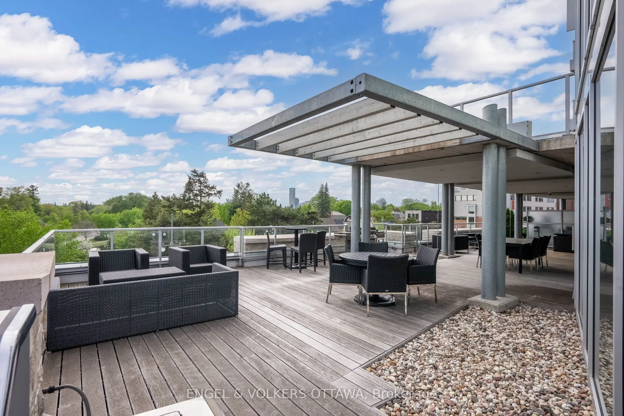 1035 BANK Street, #1801