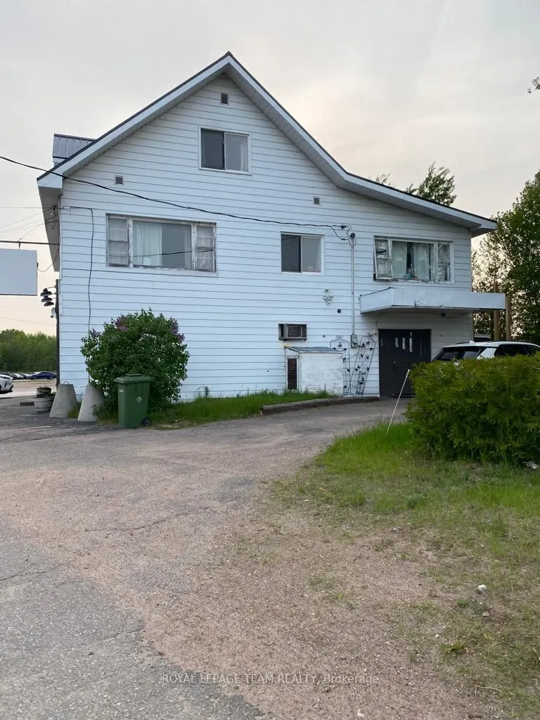2 Mohns Avenue