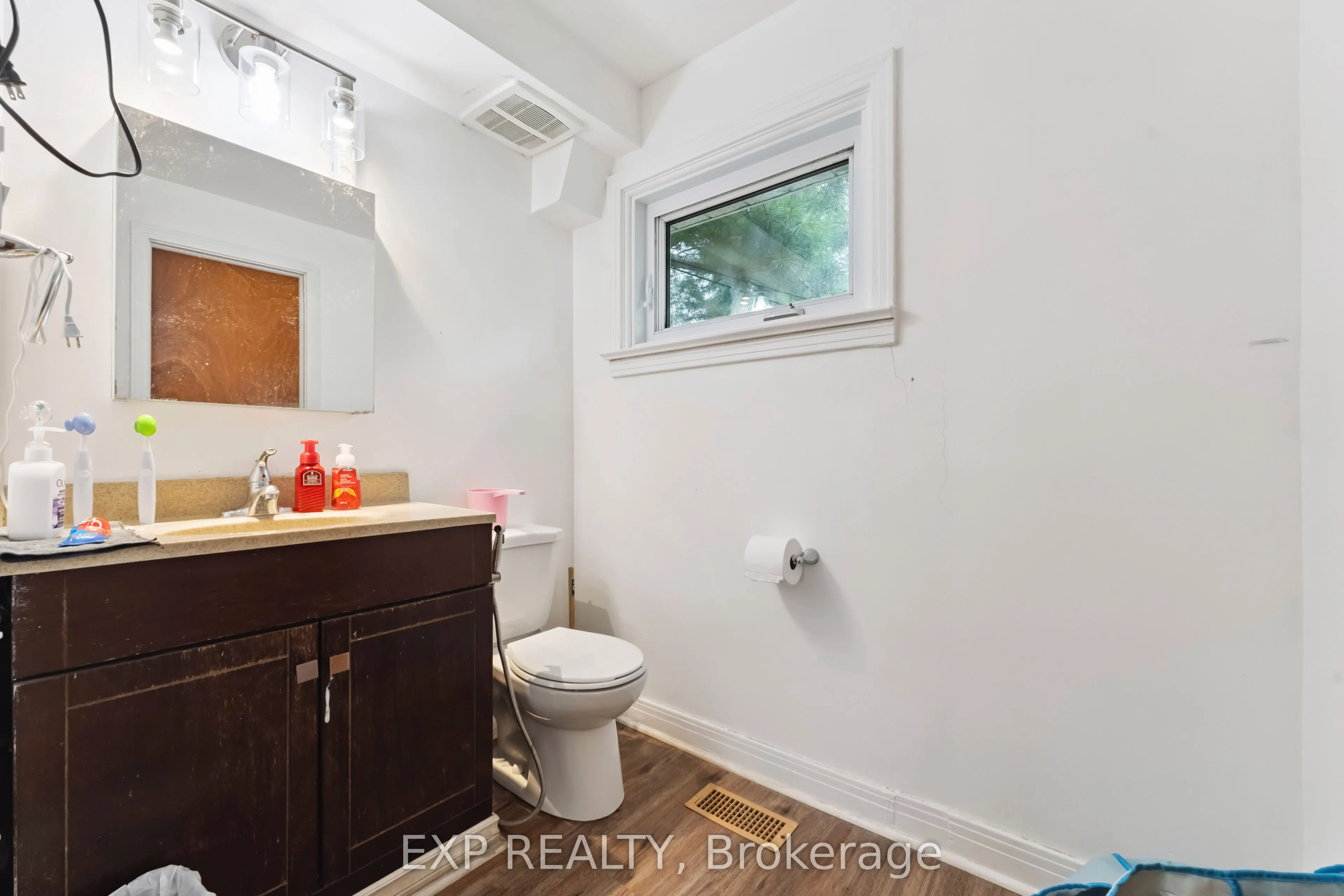 1395 Caldwell Avenue
