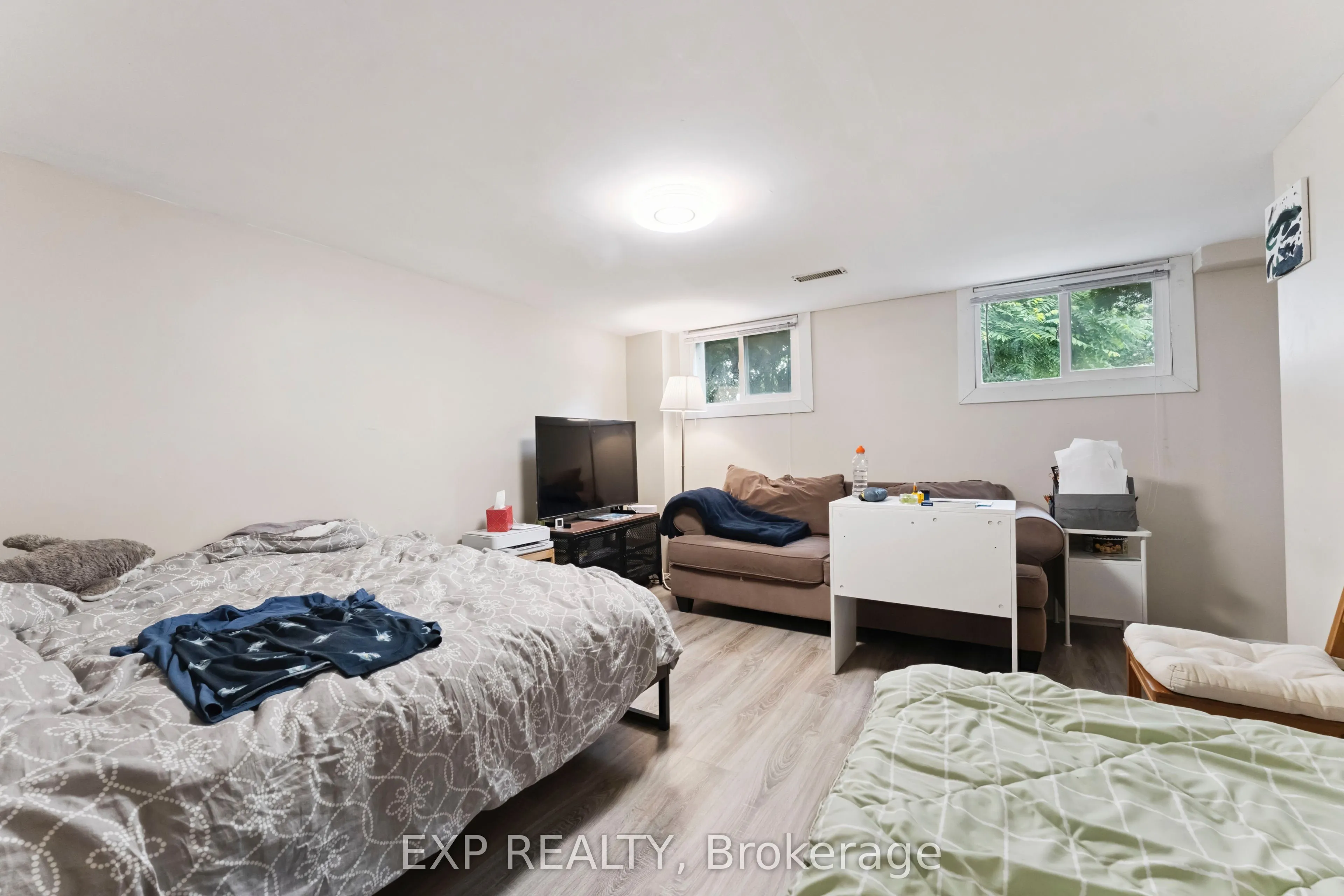 1395 Caldwell Avenue