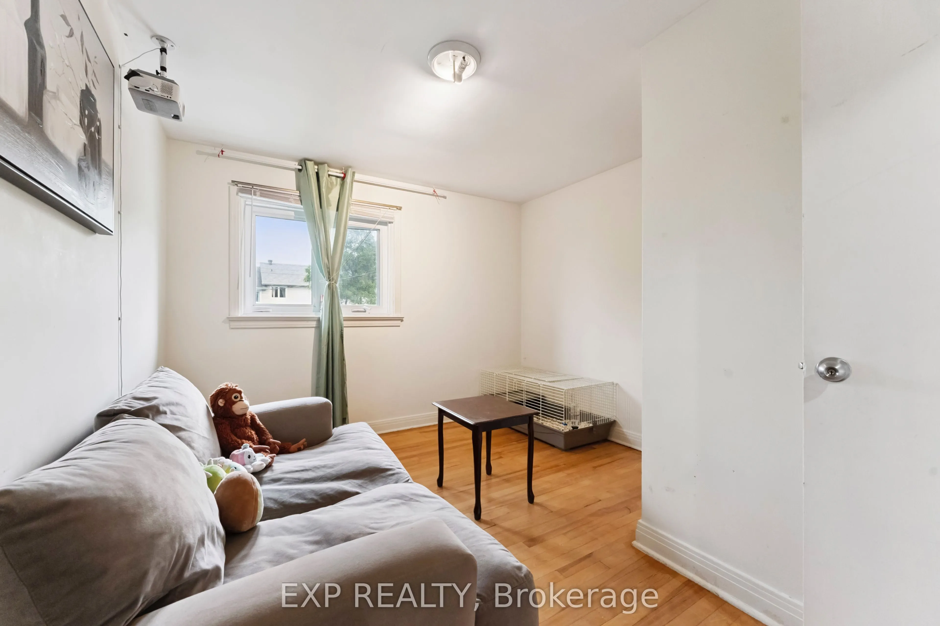 1395 Caldwell Avenue