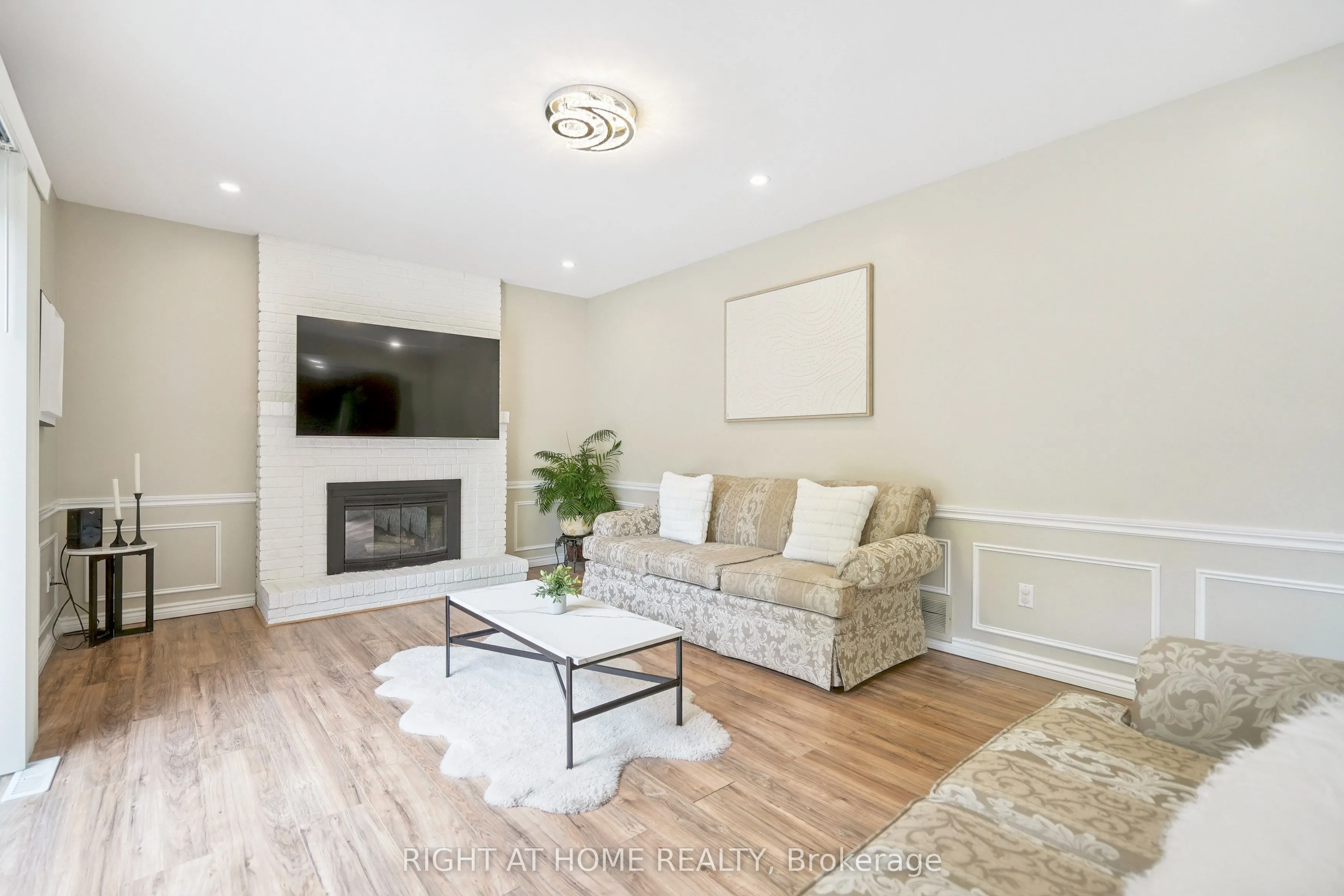 309 Amberly Boulevard