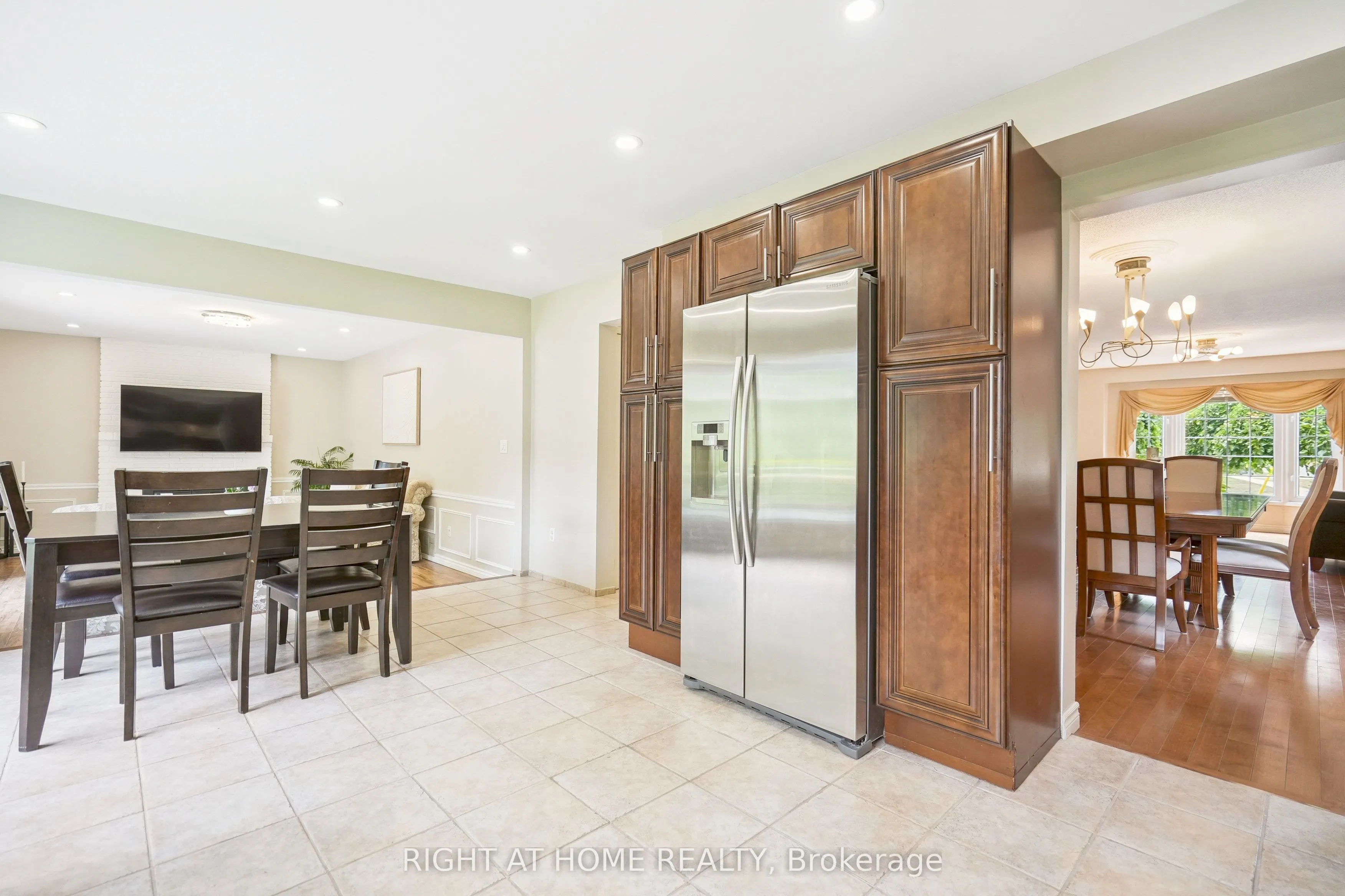 309 Amberly Boulevard