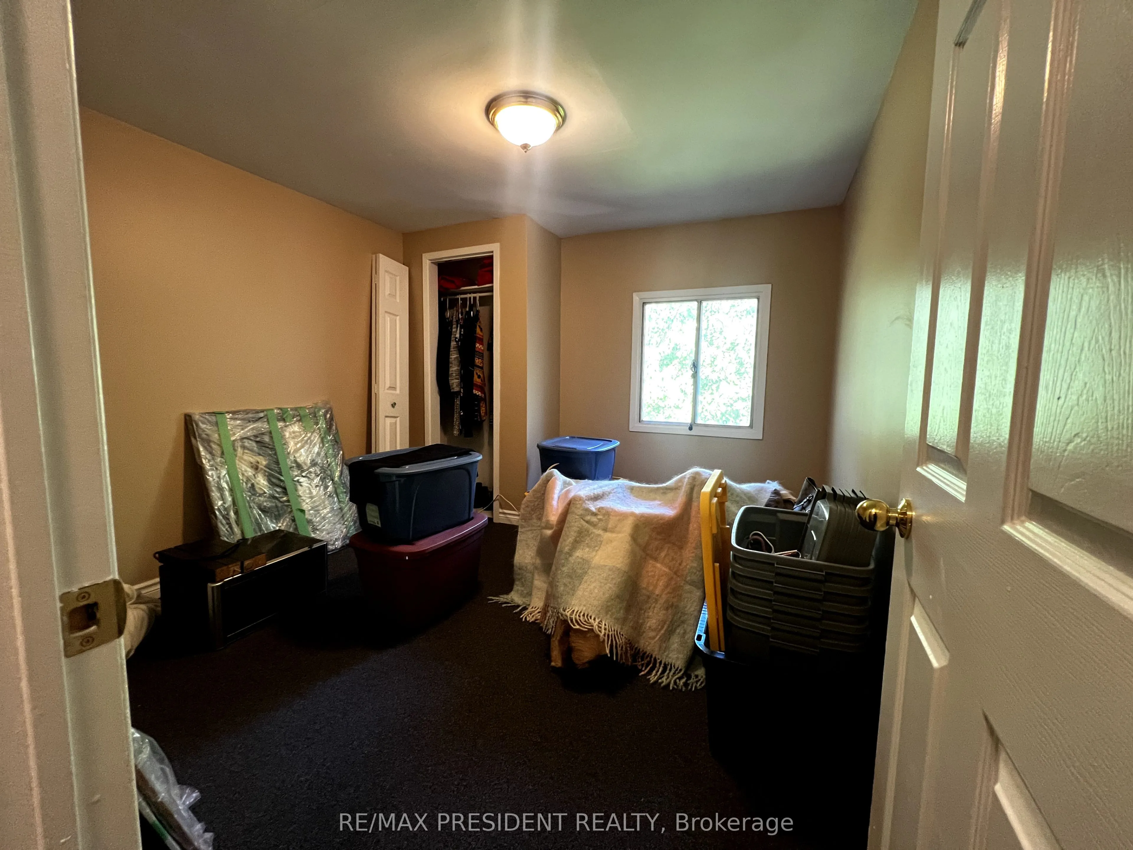 37 Bond Street S