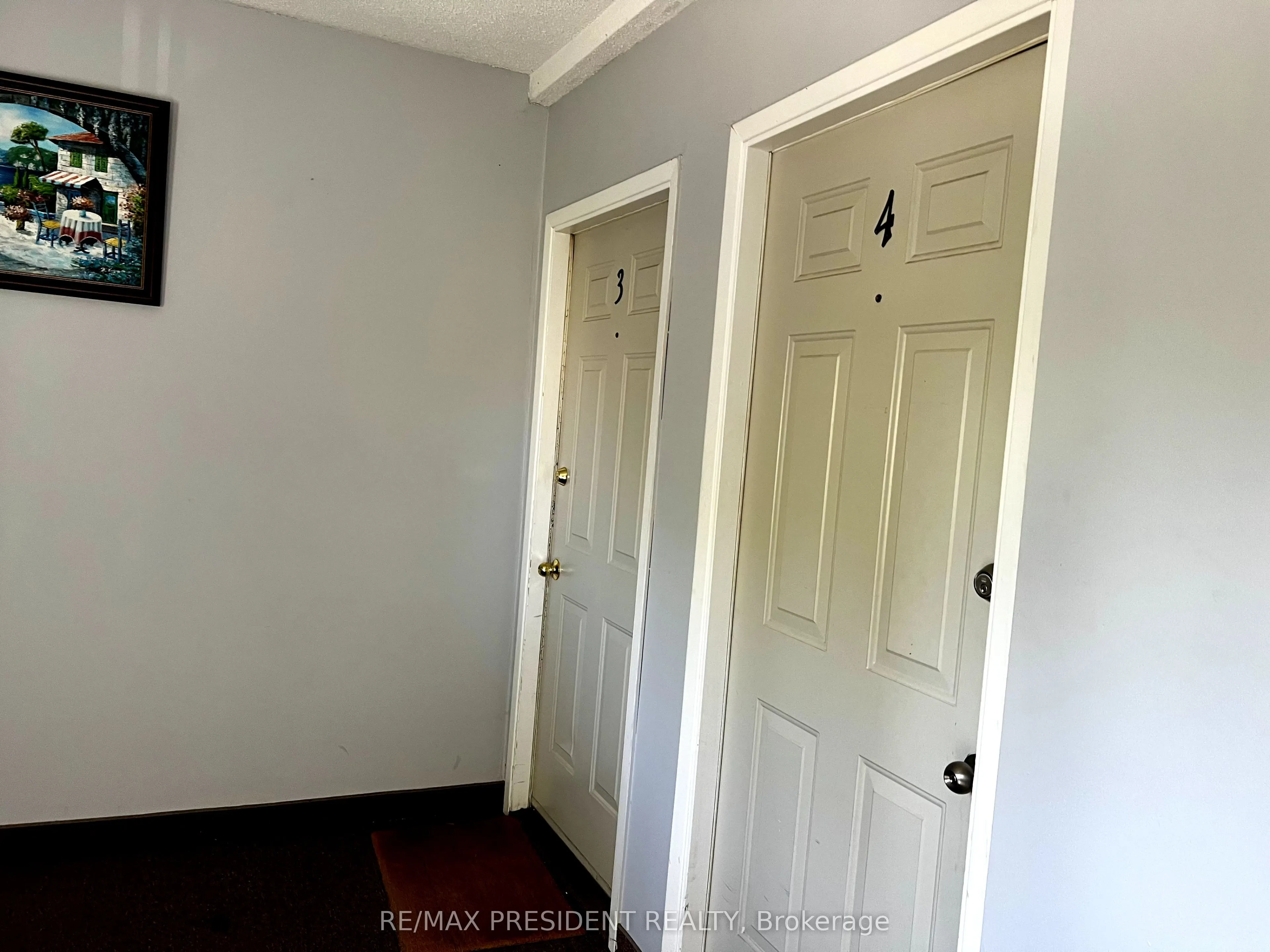 37 Bond Street S
