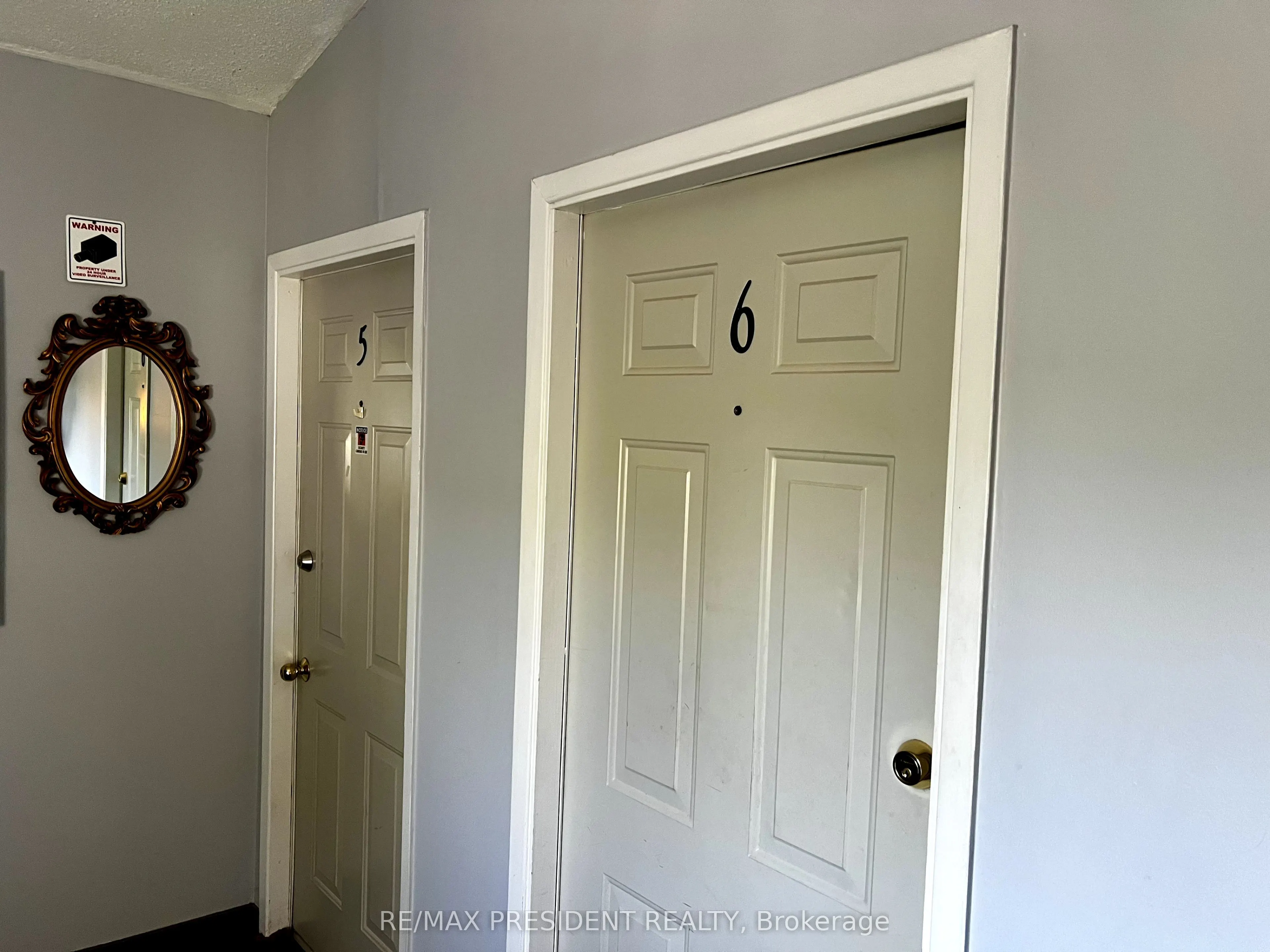 37 Bond Street S