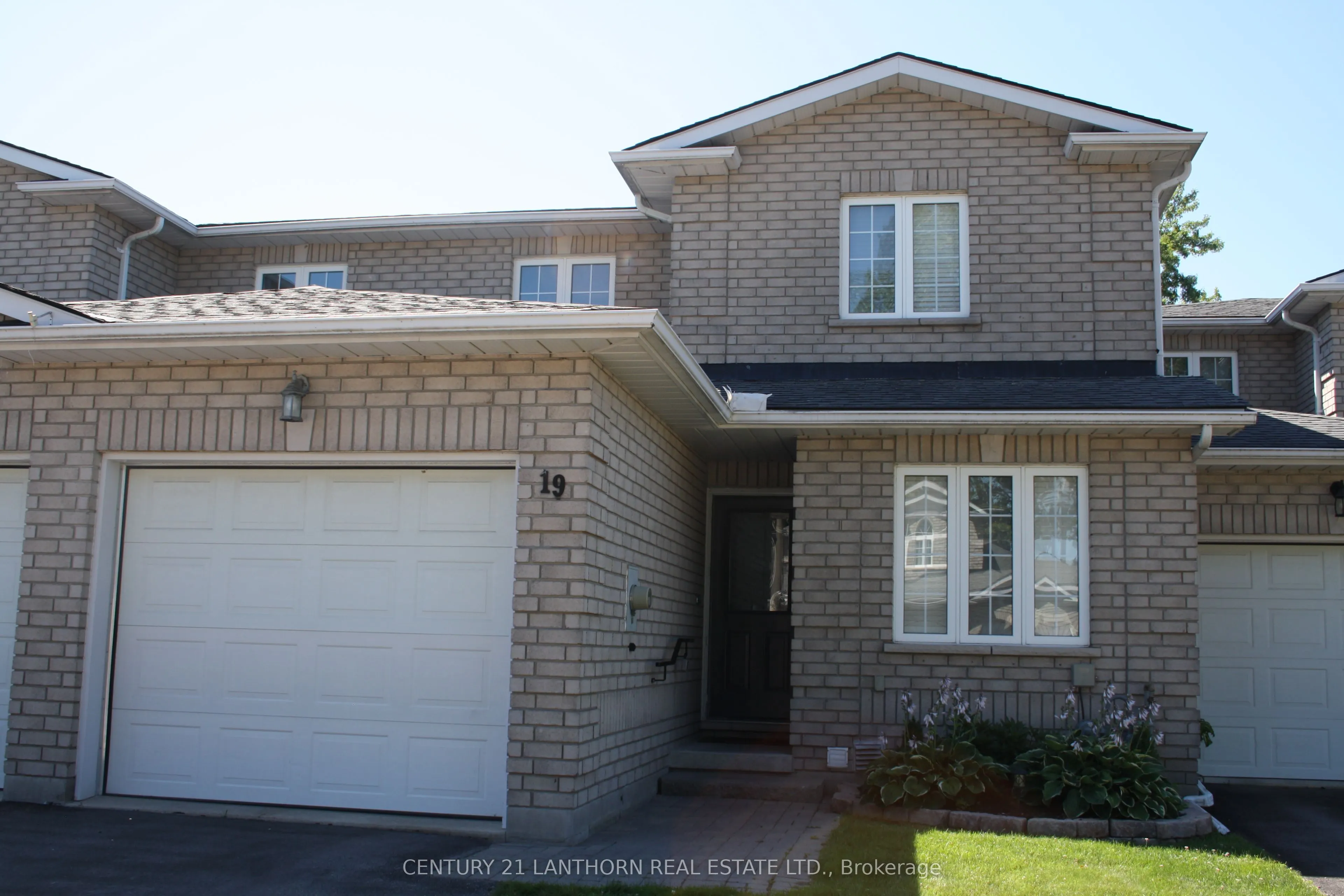 19 Pinegrove Court