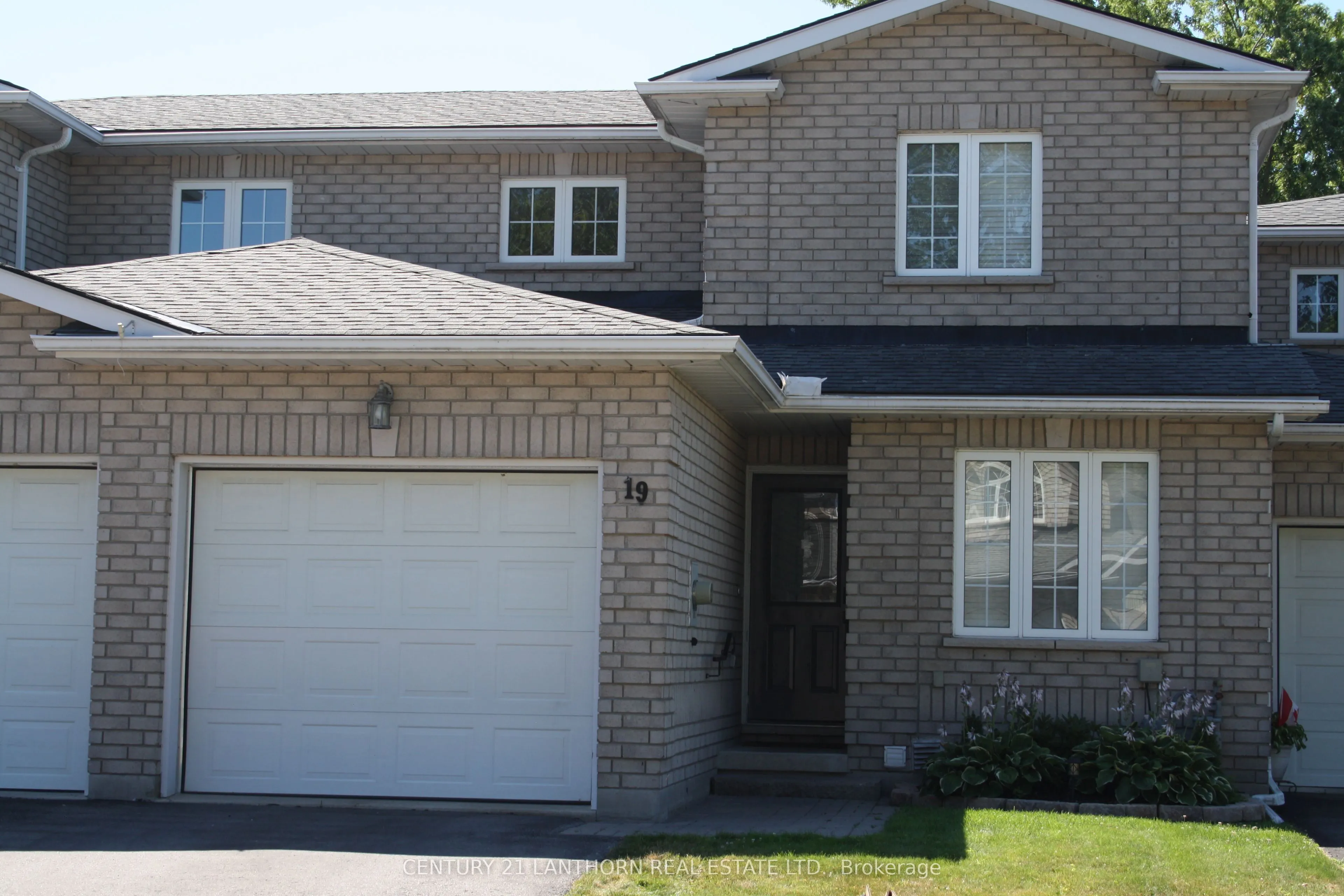 19 Pinegrove Court
